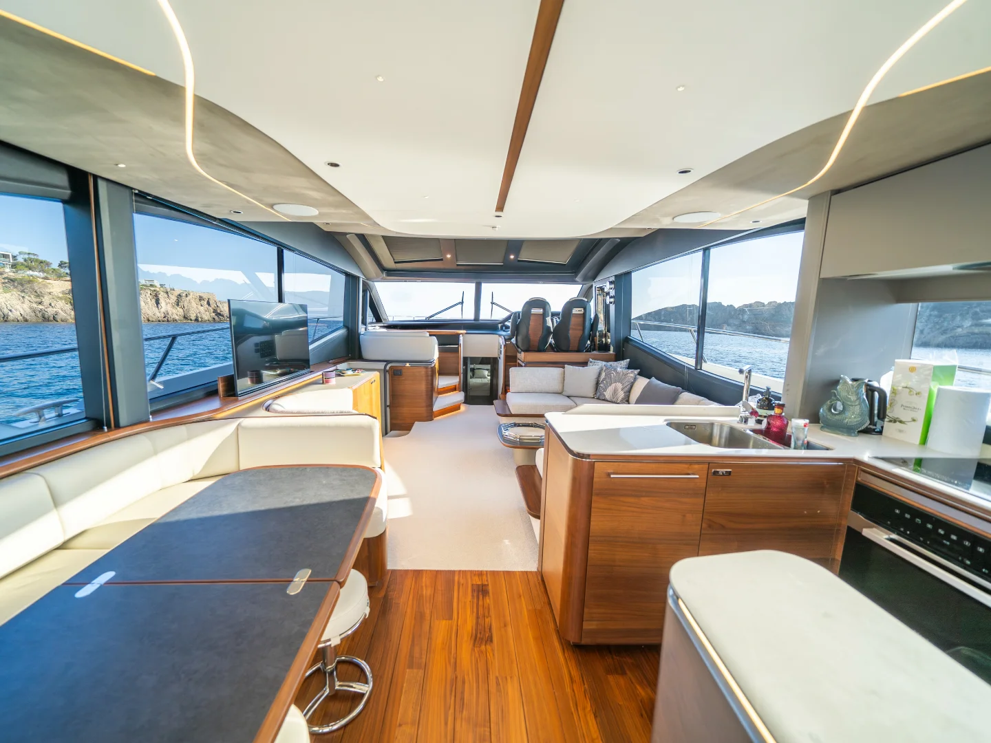 NEGOTIATOR II | Princess S72 - Photo 37