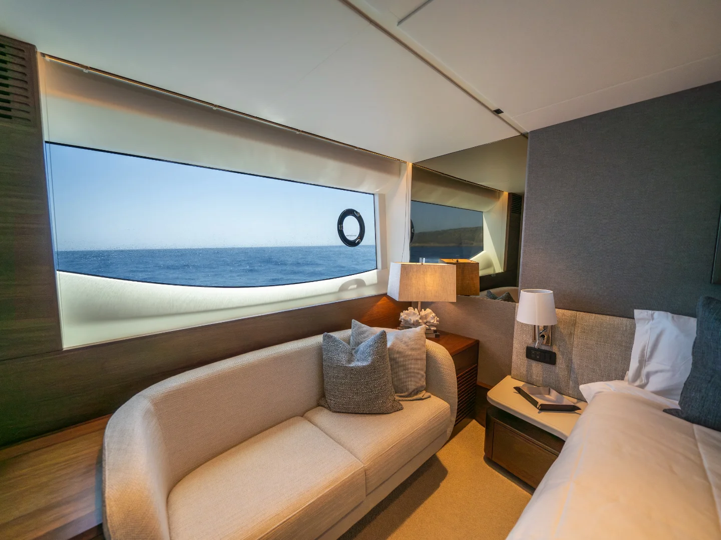 NEGOTIATOR II | Princess S72 - Photo 24