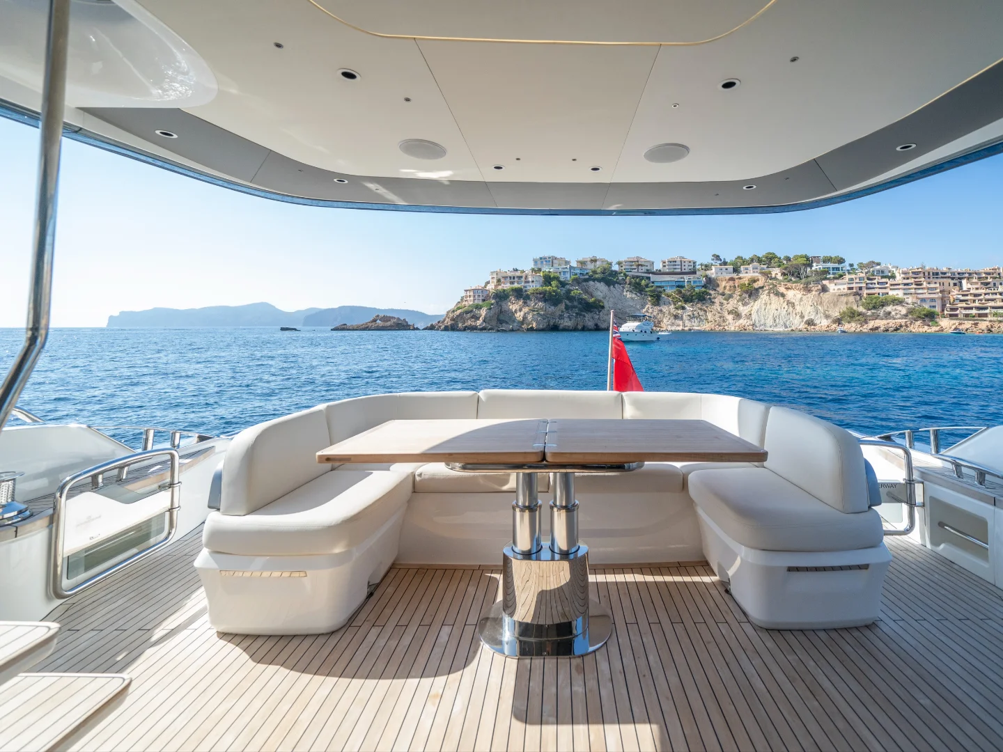 NEGOTIATOR II | Princess S72 - Photo 32