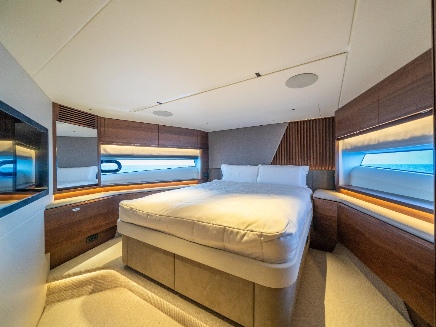 NEGOTIATOR II | Princess S72 - Photo 16