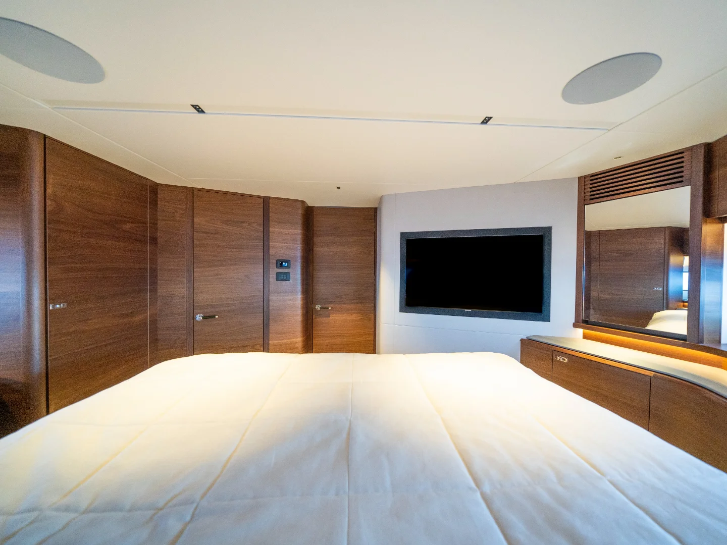 NEGOTIATOR II | Princess S72 - Photo 18
