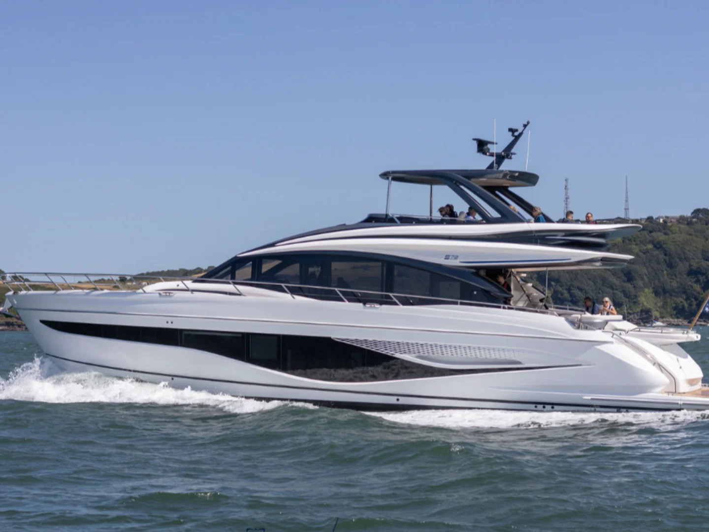 NEGOTIATOR II | Princess S72 - Photo 52