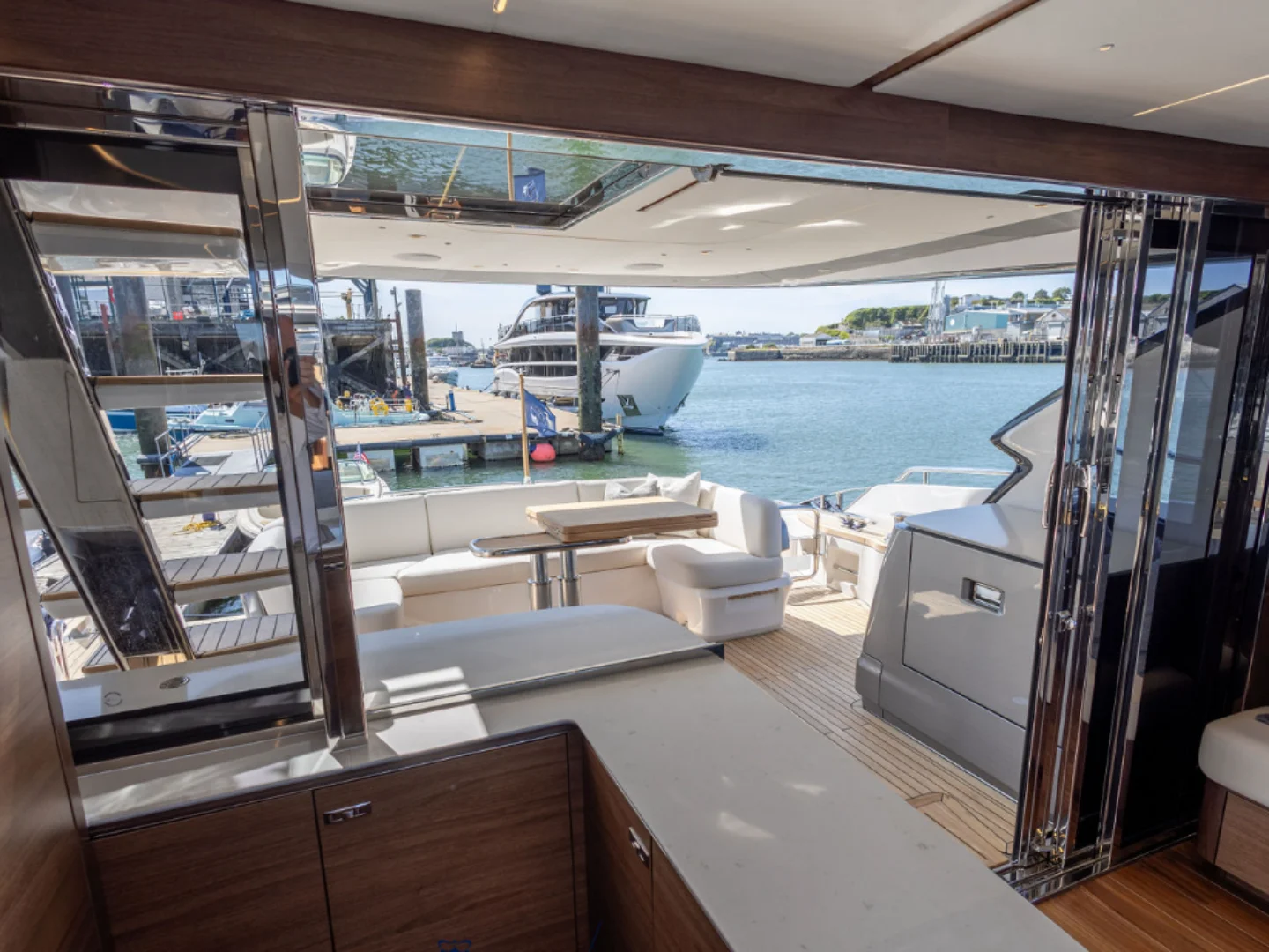 NEGOTIATOR II | Princess S72 - Photo 60