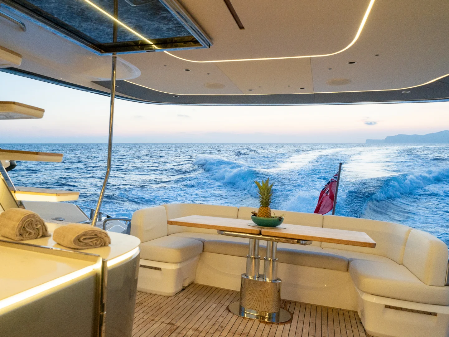 NEGOTIATOR II | Princess S72 - Photo 45