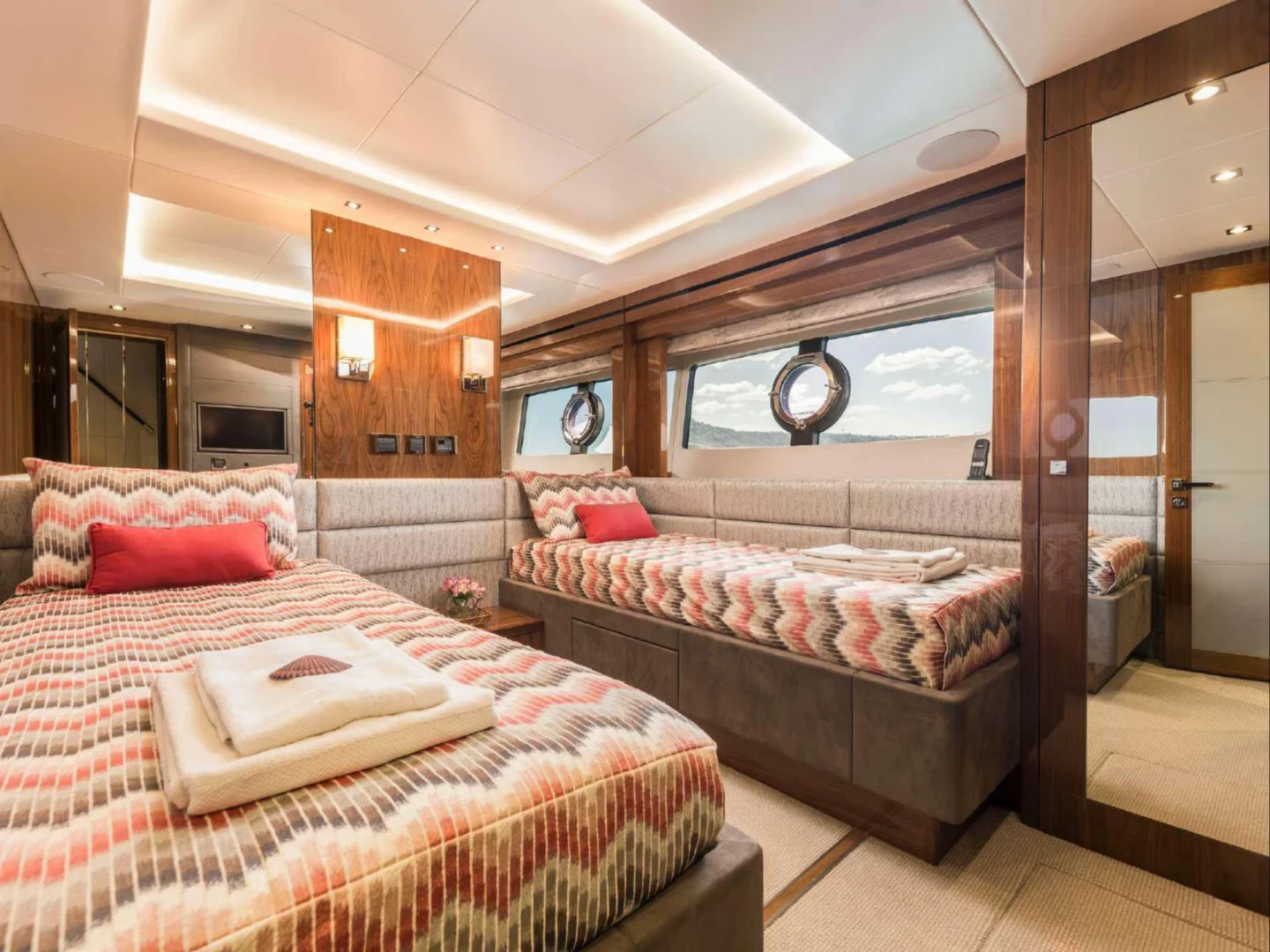 SEAWATER II | Sunseeker 86 - Photo 34