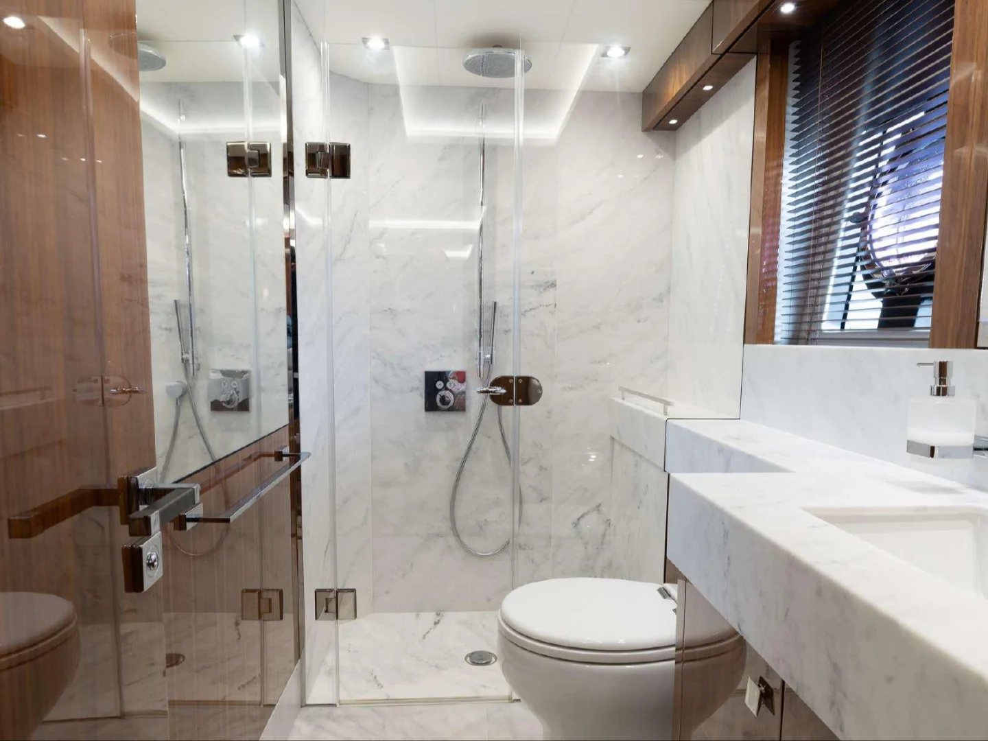 SEAWATER II | Sunseeker 86 - Photo 37