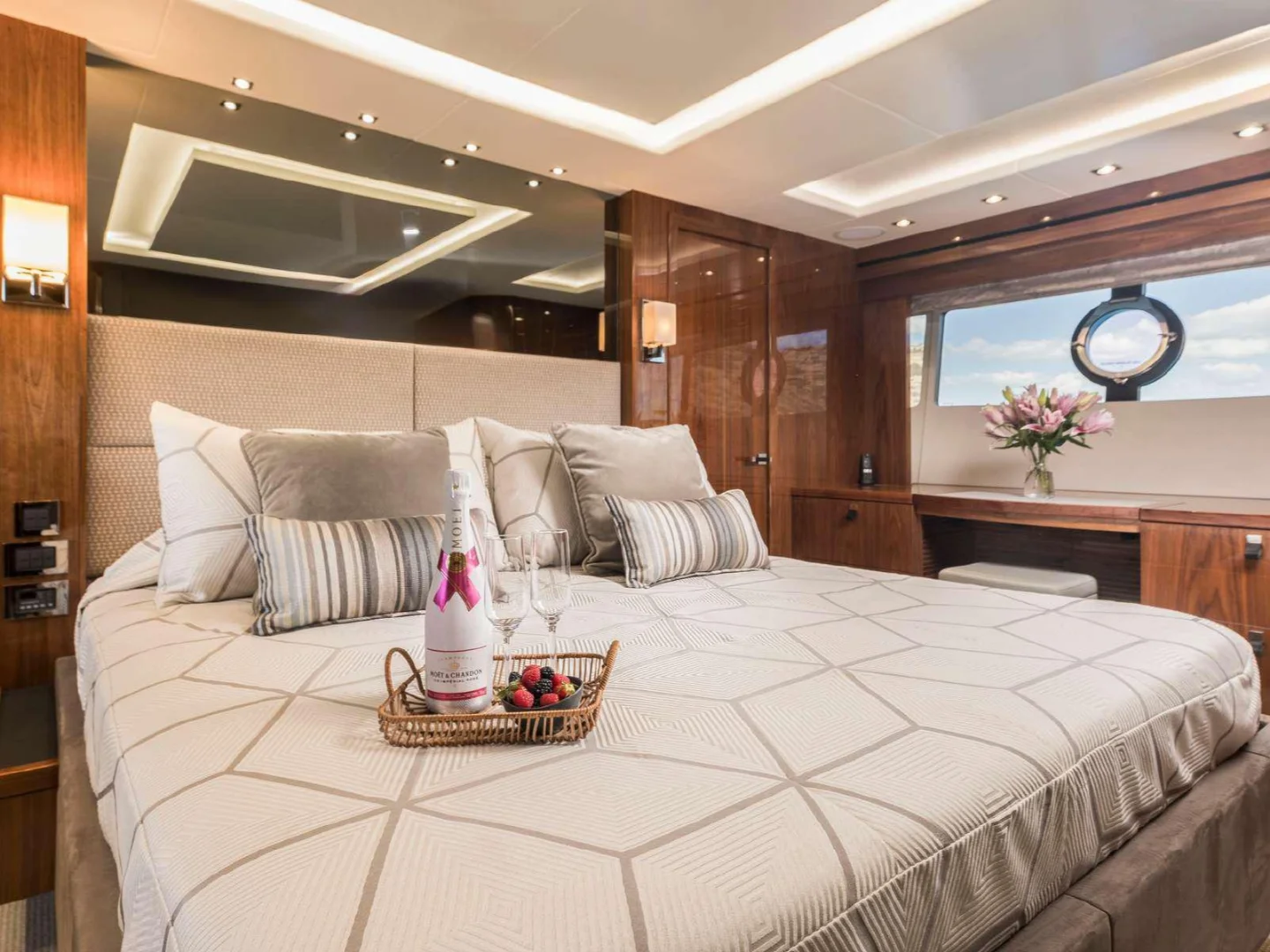 SEAWATER II | Sunseeker 86 - Photo 24