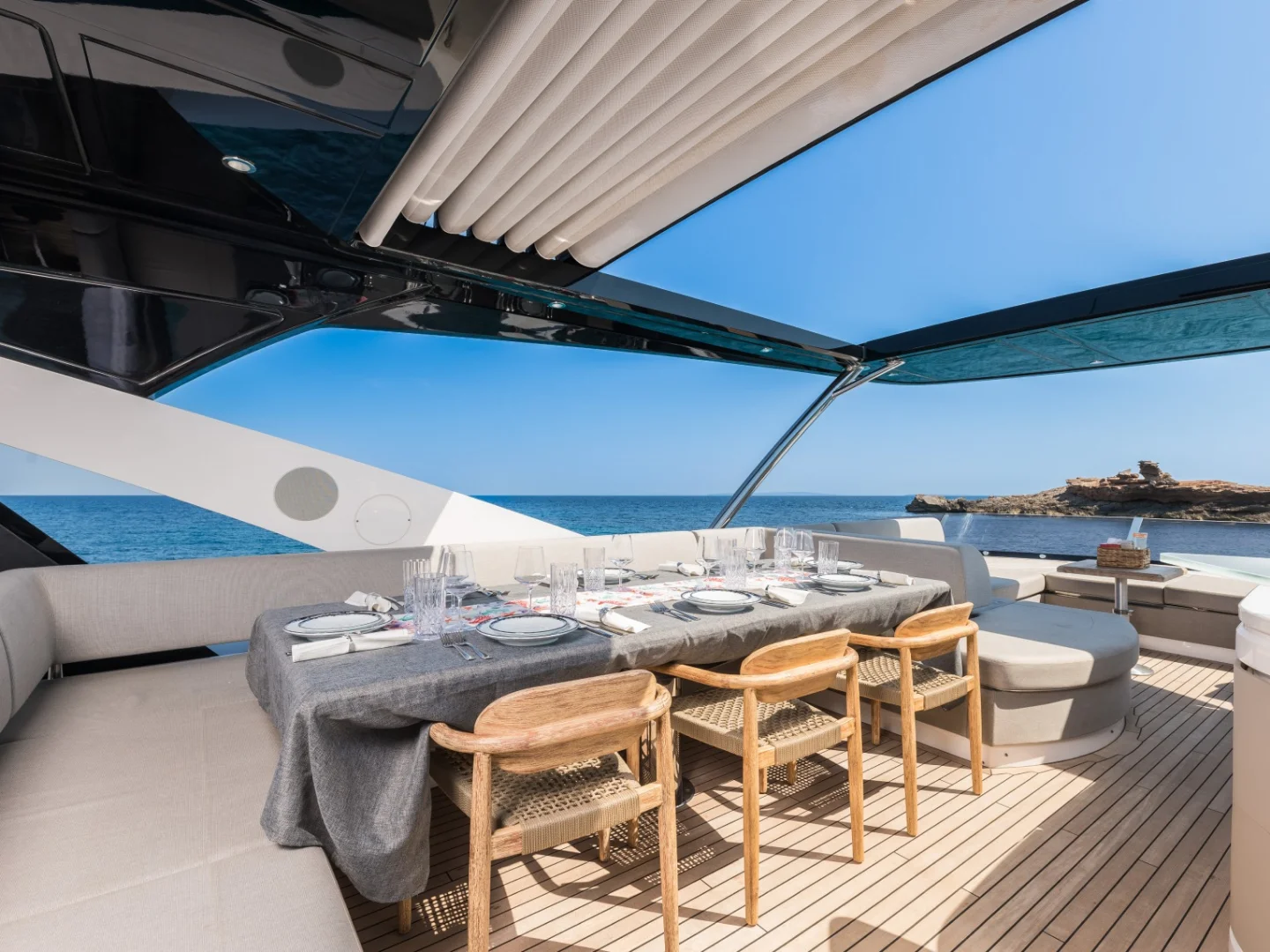 SAAHSA | Sunseeker 76 - Photo 10