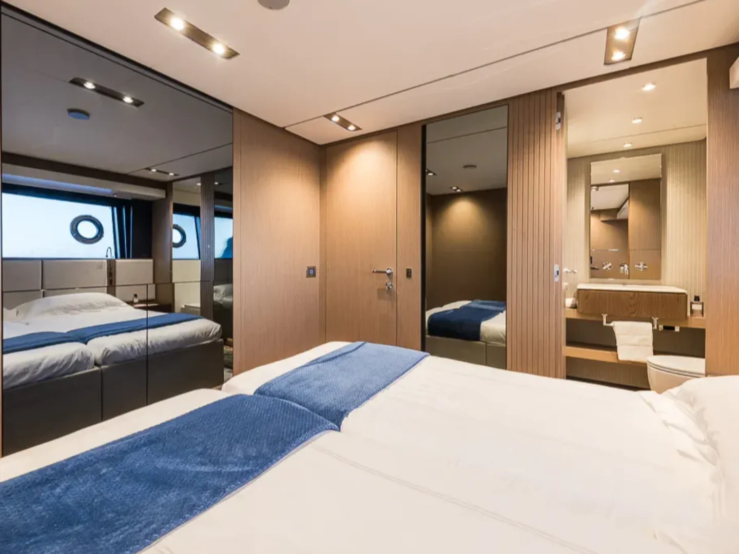 NAILU + | Ferretti 1000 - Photo 33
