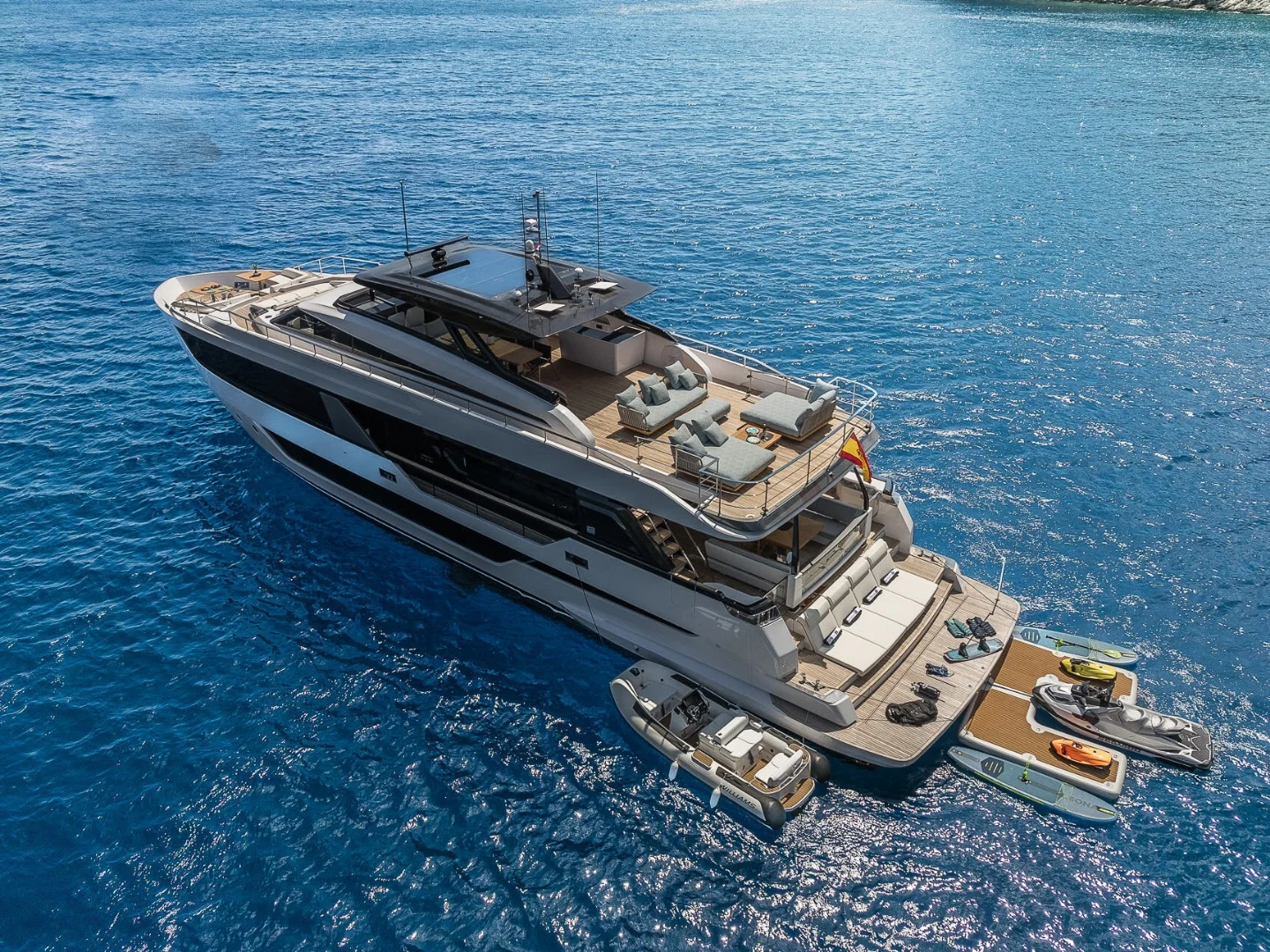 NAILU + | Ferretti 1000 - Photo 6