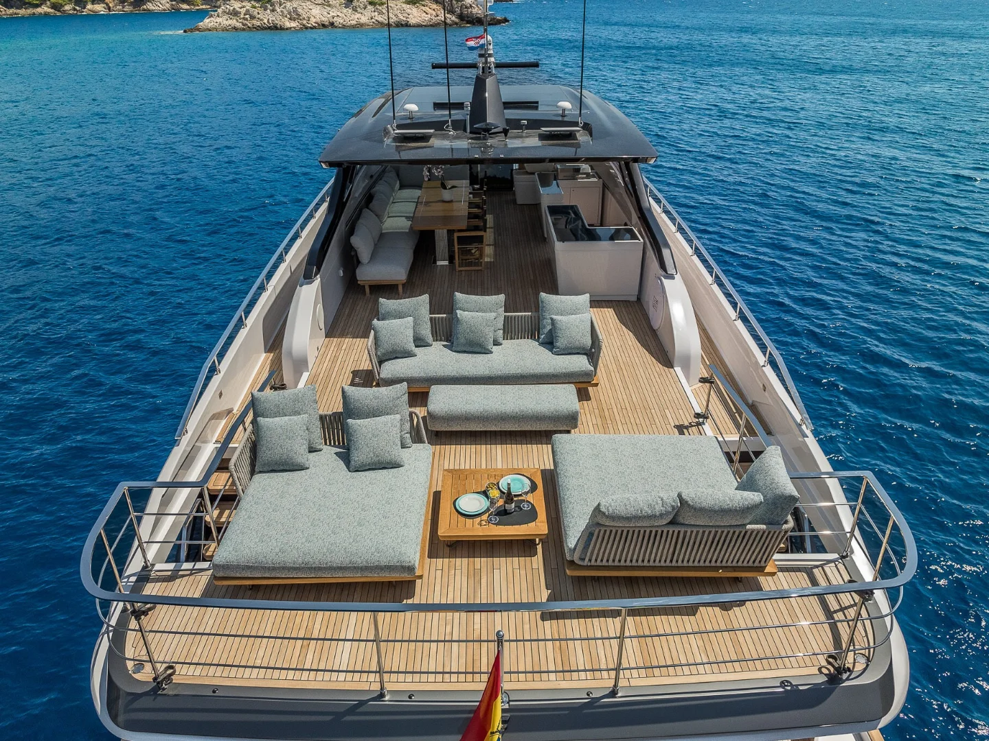 NAILU + | Ferretti 1000 - Photo 8
