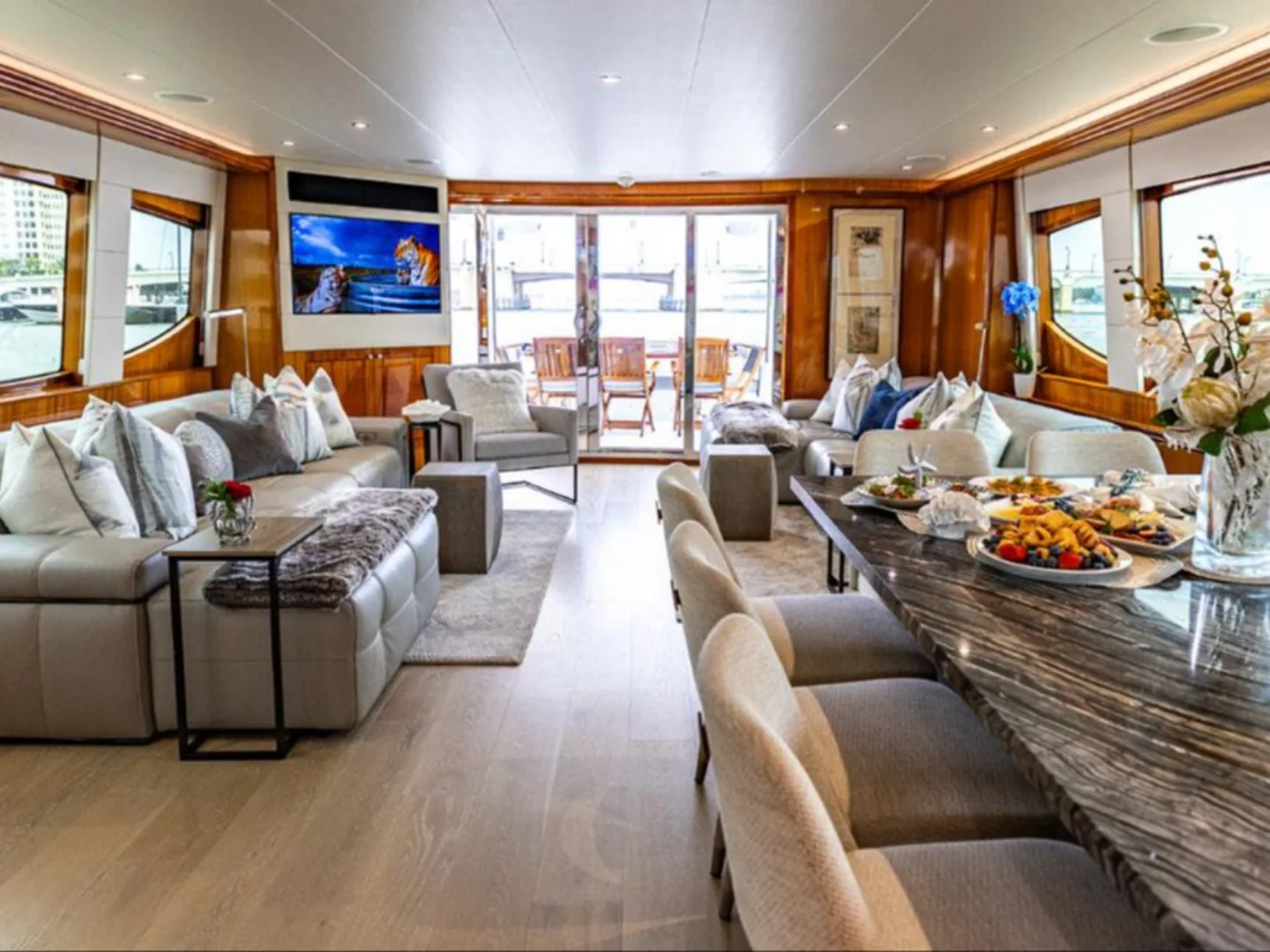 INDY | Hatteras 85 - Photo 16