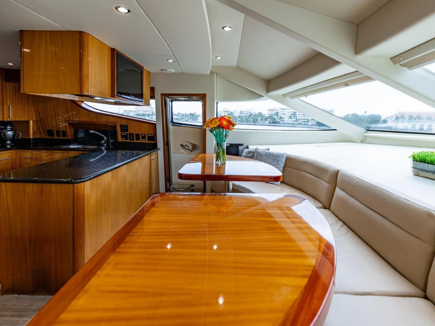 INDY | Hatteras 85 - Photo 19