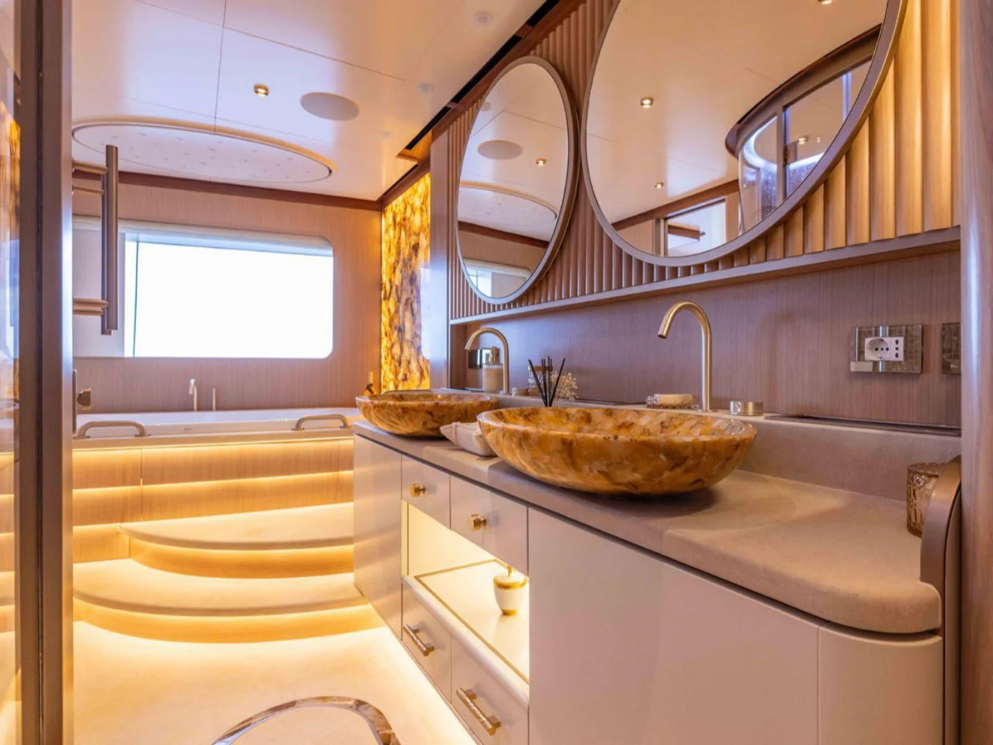 MY Anjelif | Columbus 50M - Photo 25