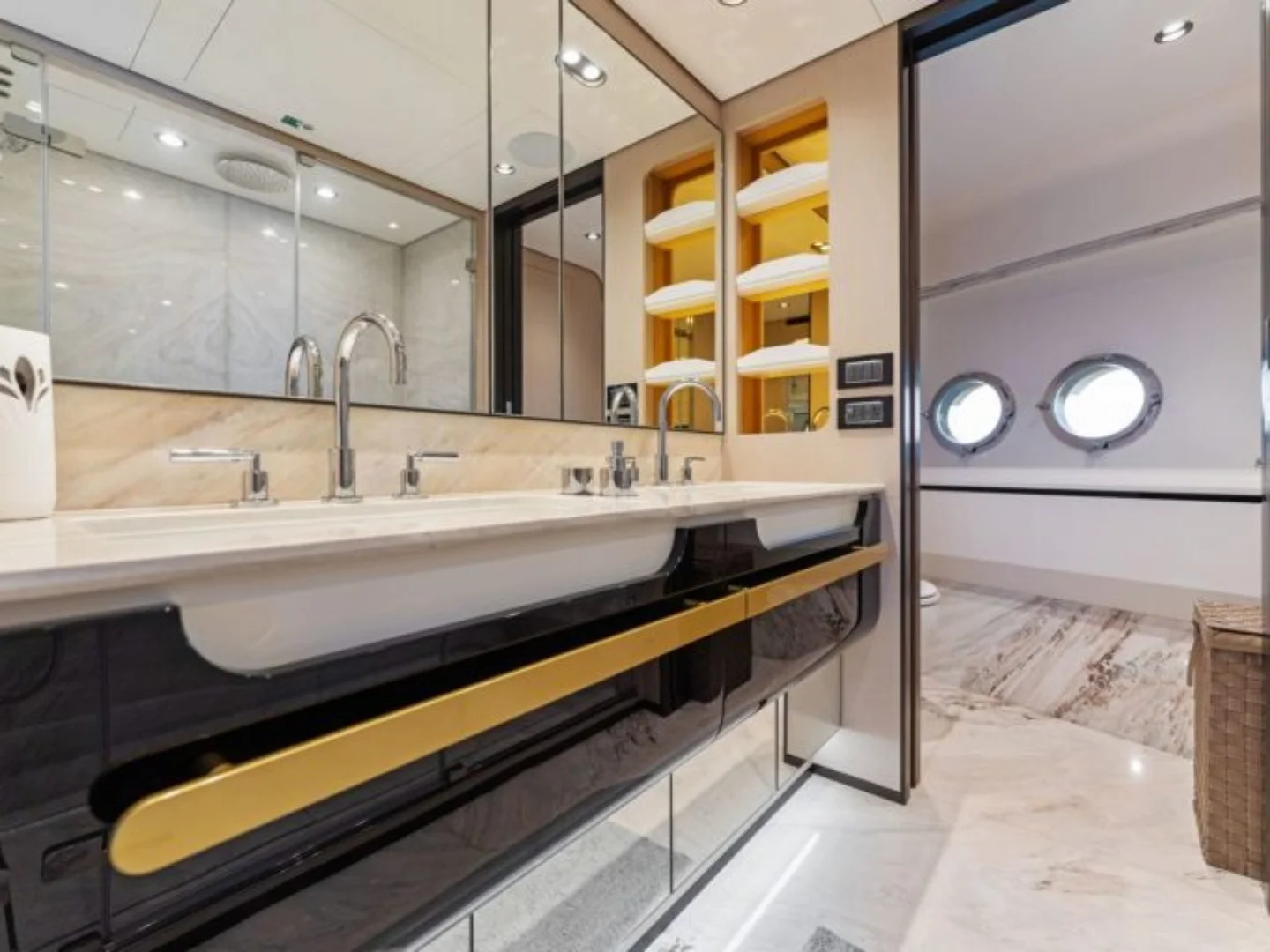 COMPASS | Azimut 88 - Photo 13