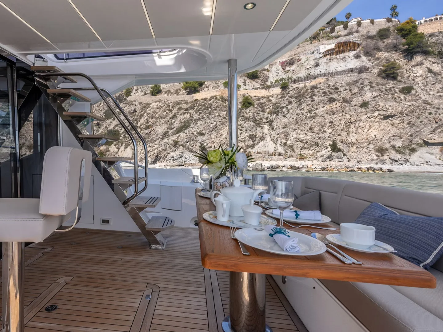 MY Lanonno | Sunseeker Manhattan 66 - Photo 15