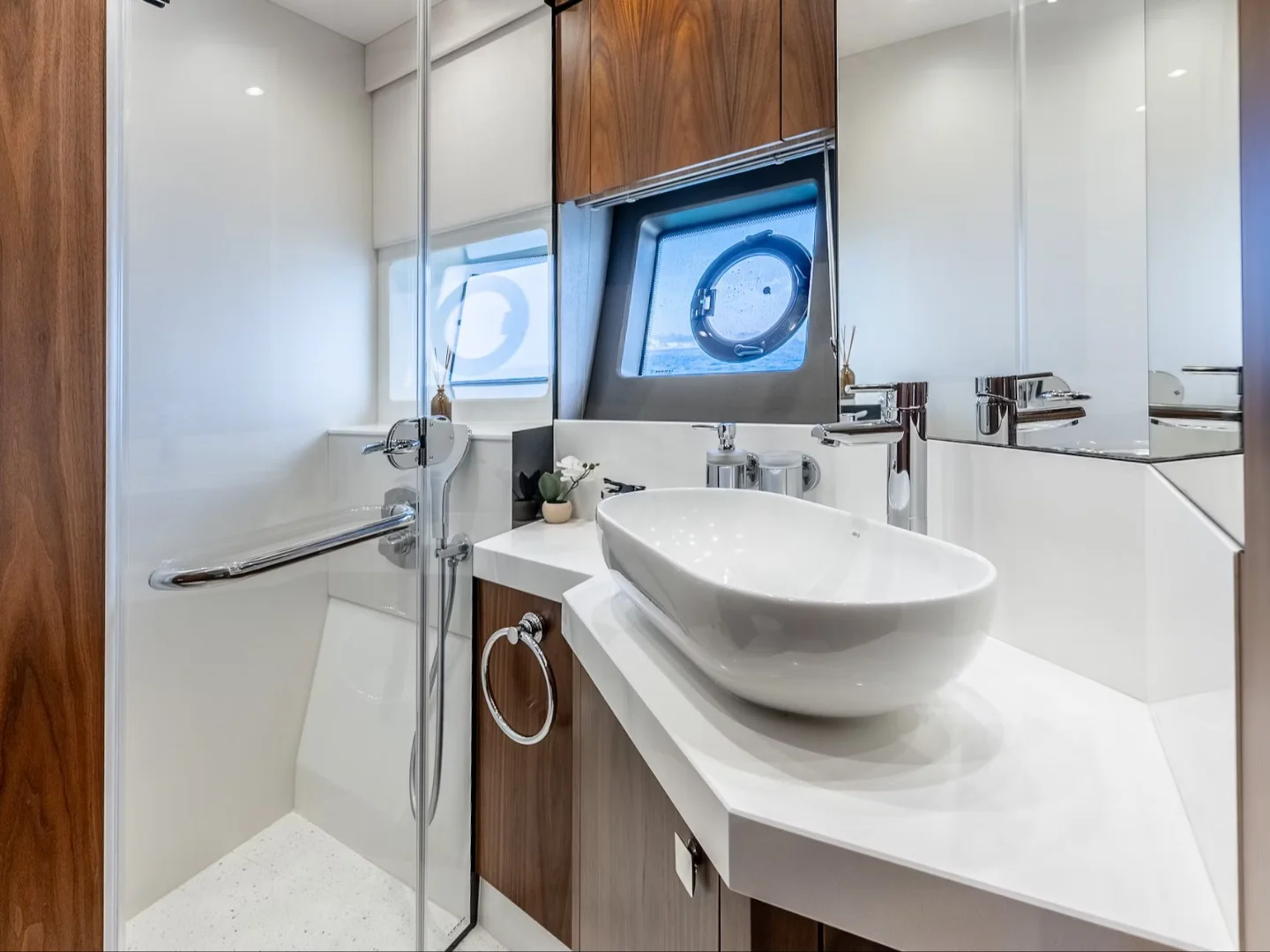 MY Lanonno | Sunseeker Manhattan 66 - Photo 26