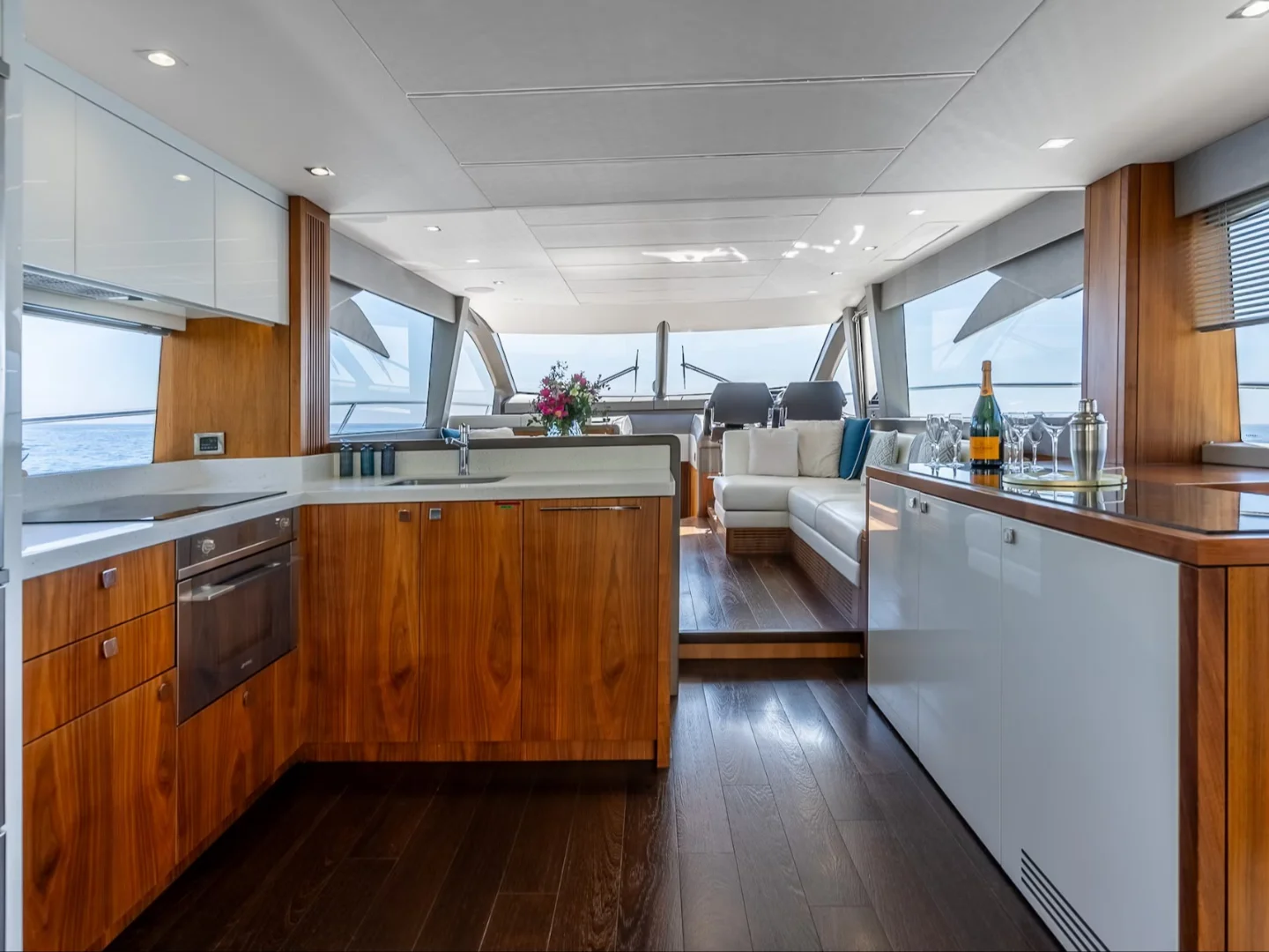 MY Lanonno | Sunseeker Manhattan 66 - Photo 20