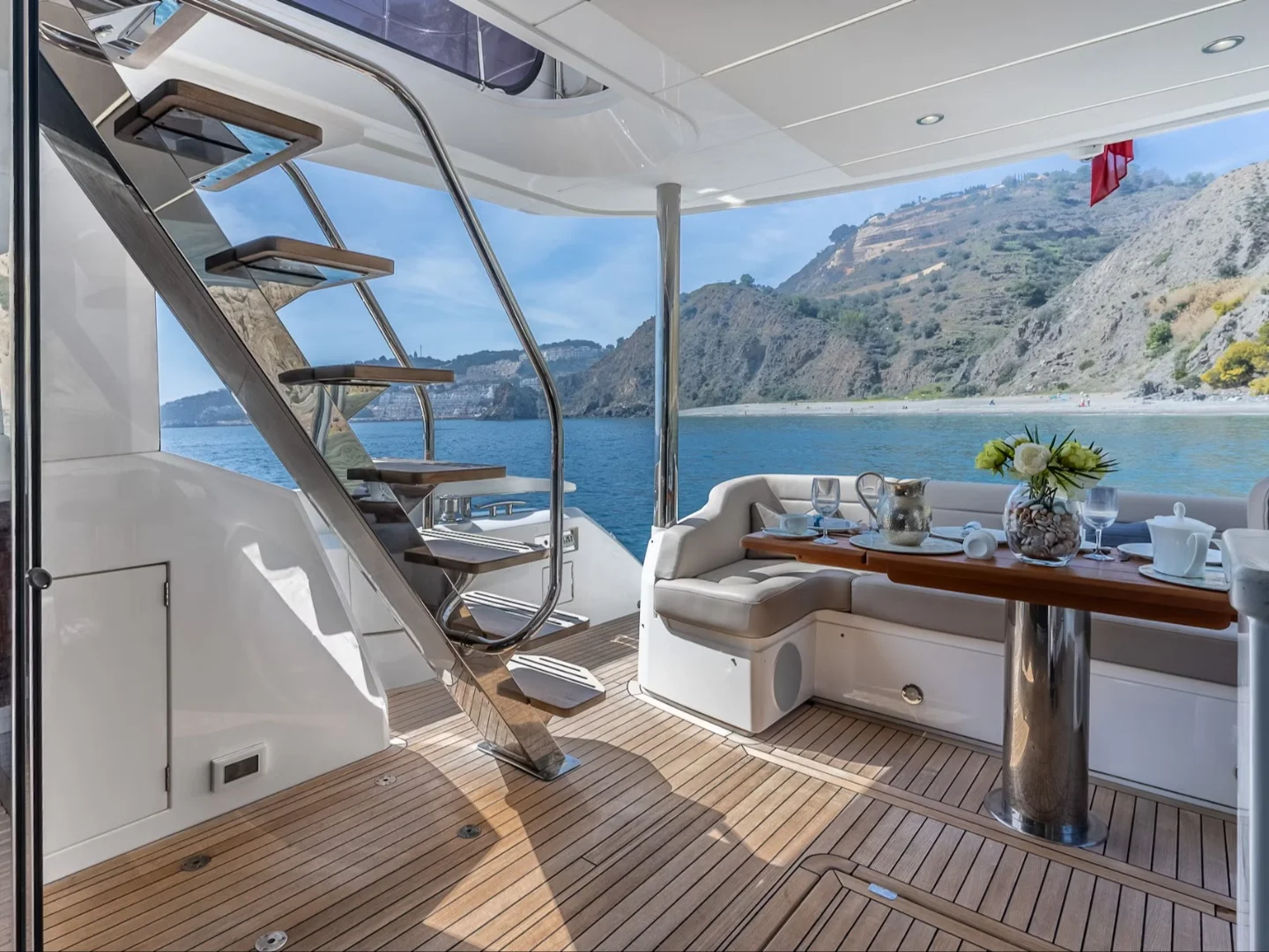 MY Lanonno | Sunseeker Manhattan 66 - Photo 14