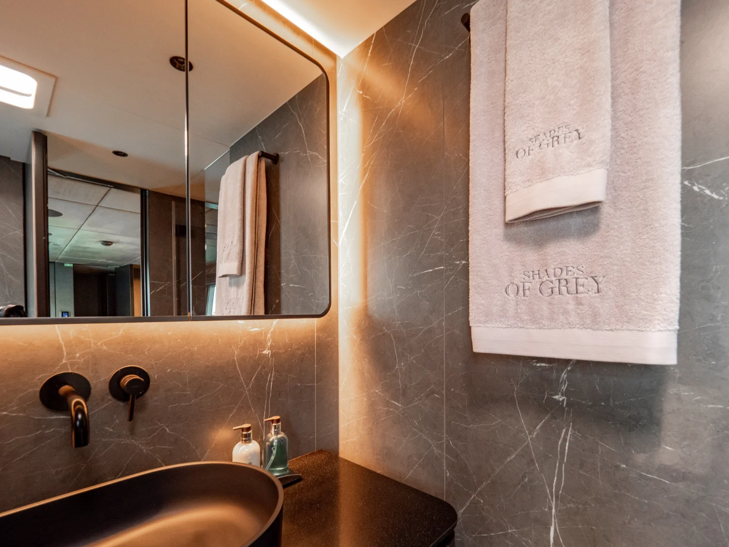 SHADES OF GREY | Sunreef 80 - Photo 27