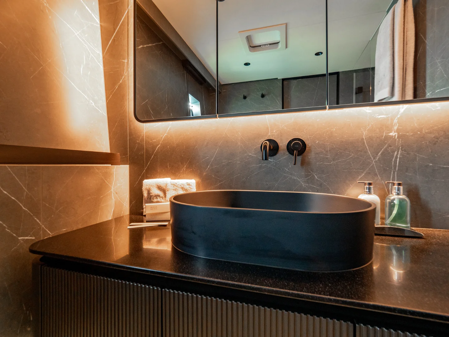 SHADES OF GREY | Sunreef 80 - Photo 29