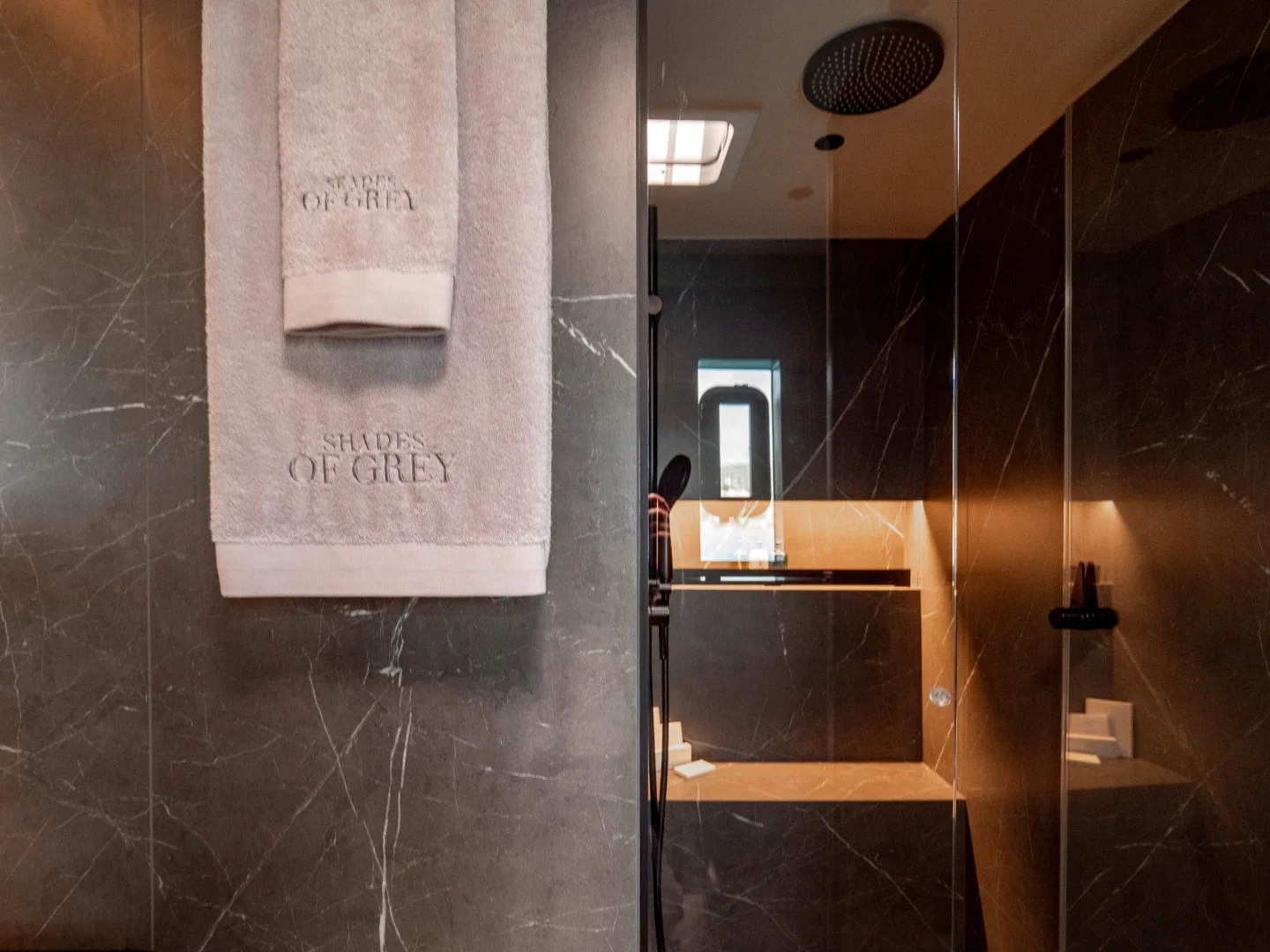 SHADES OF GREY | Sunreef 80 - Photo 26