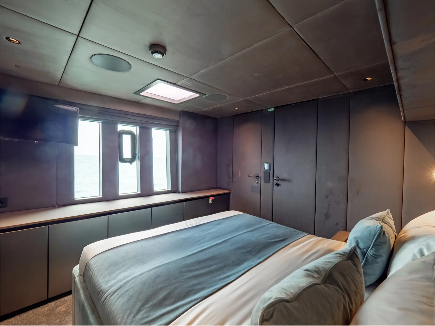 SHADES OF GREY | Sunreef 80 - Photo 34