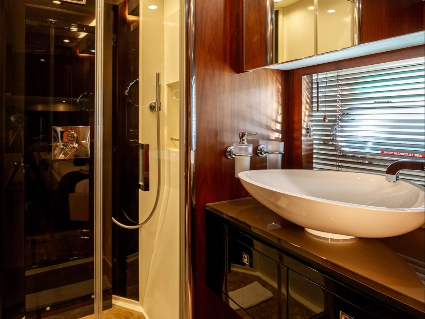 BASAD | Sunseeker Predator 84 - Photo 36