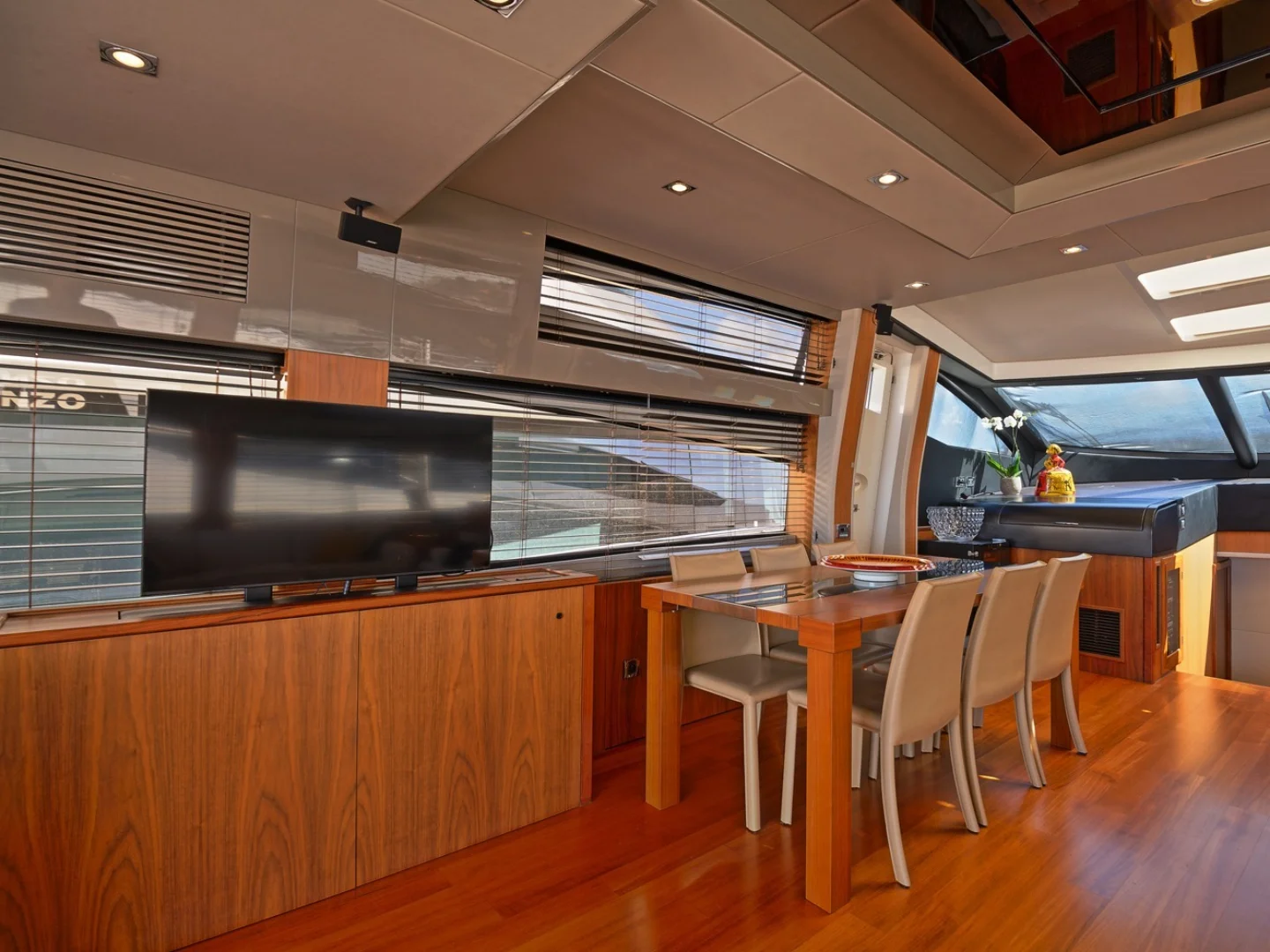 BASAD | Sunseeker Predator 84 - Photo 28