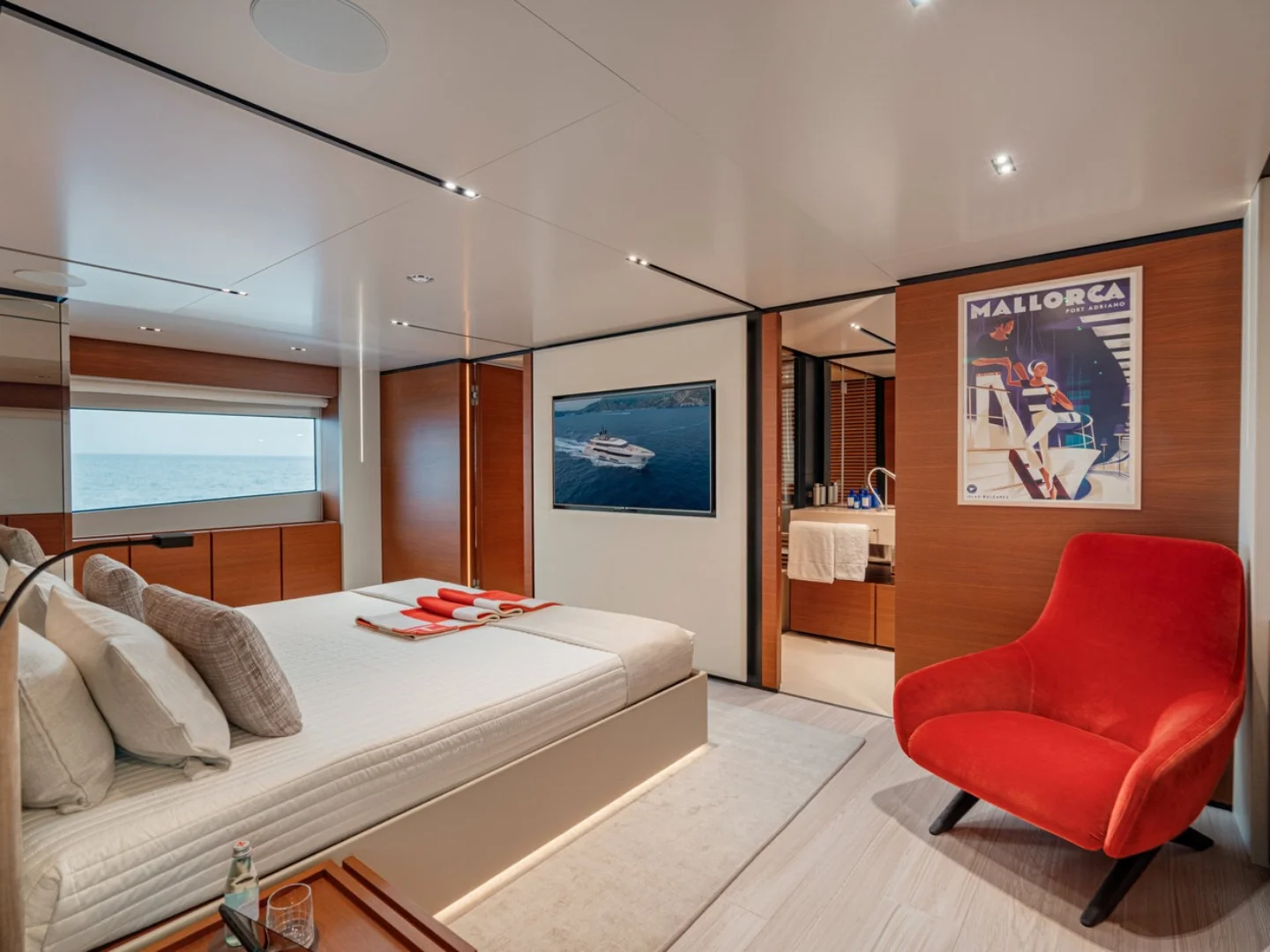 DIANA II | Custom Line Navetta 33 - Photo 29