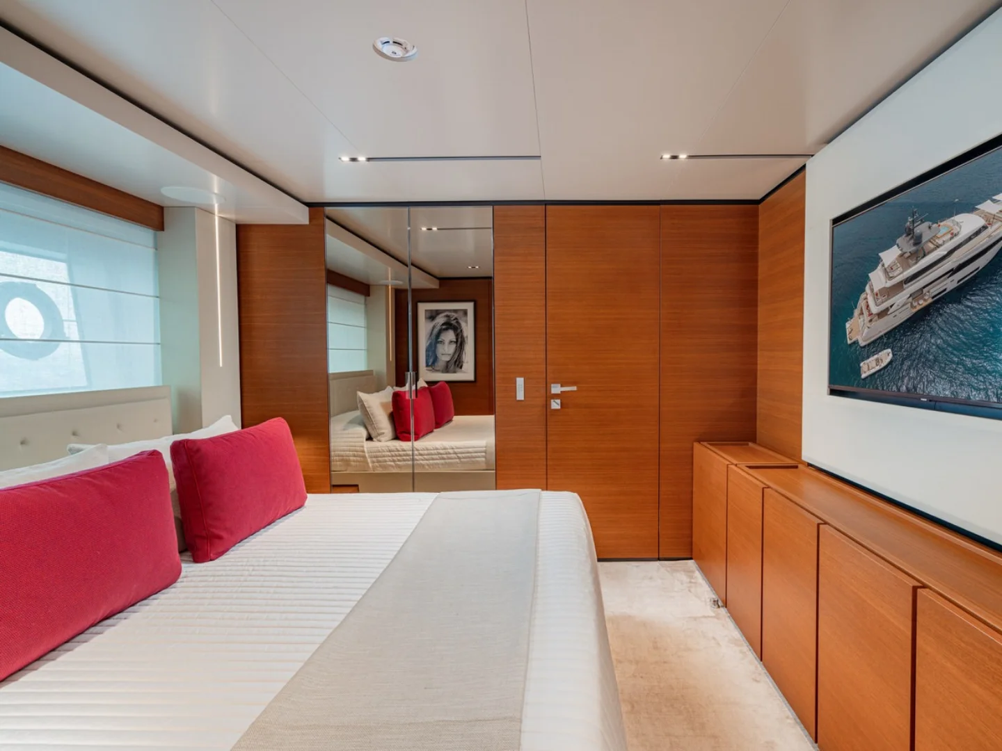 DIANA II | Custom Line Navetta 33 - Photo 39