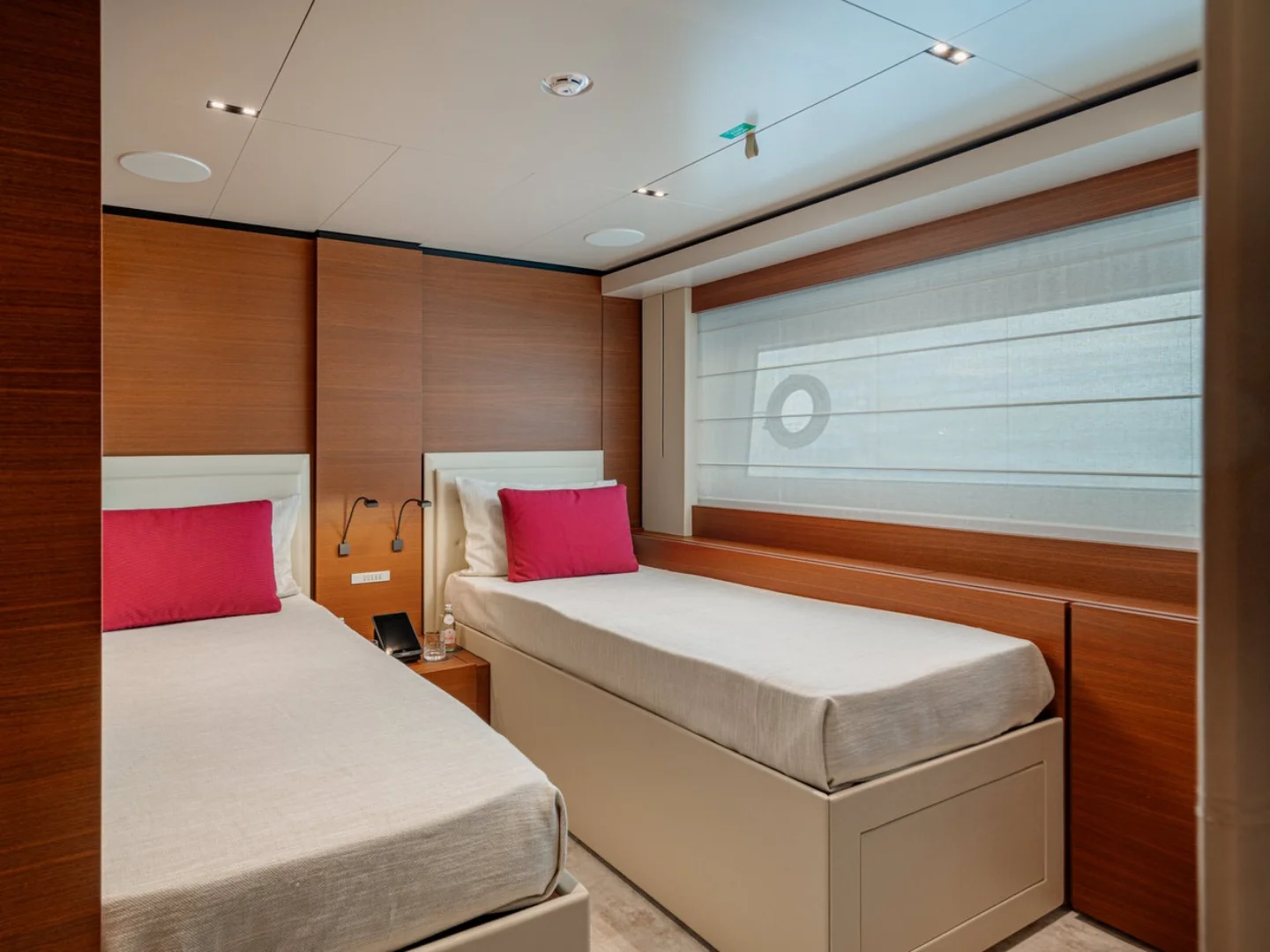 DIANA II | Custom Line Navetta 33 - Photo 53