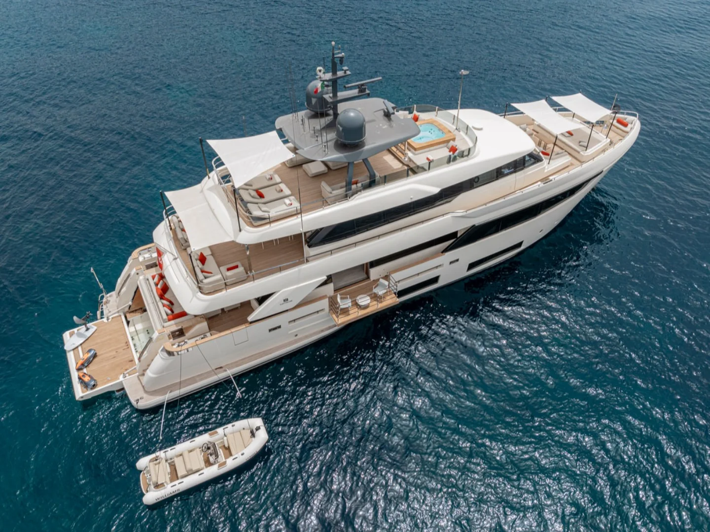DIANA II | Custom Line Navetta 33 - Photo 3