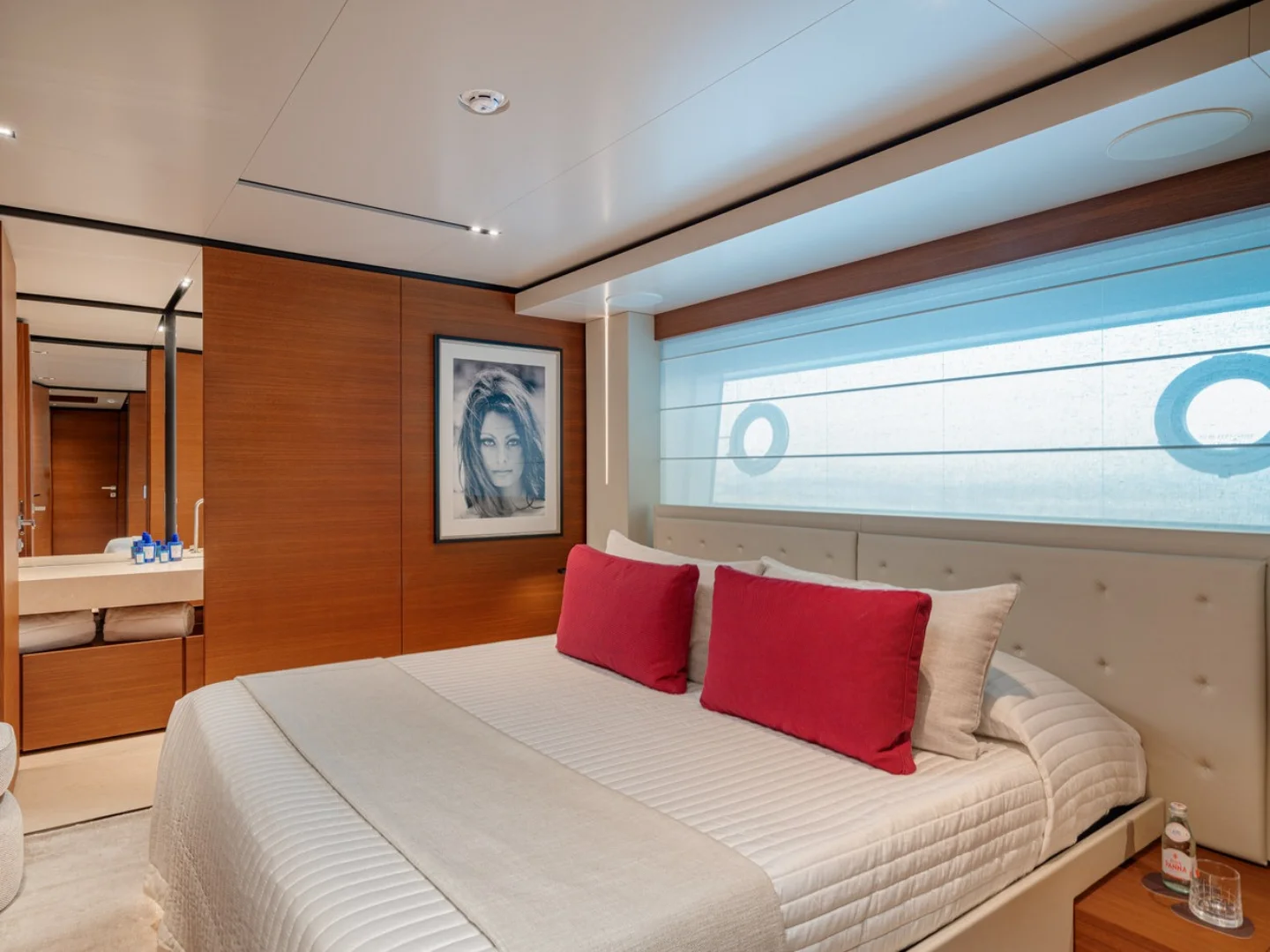 DIANA II | Custom Line Navetta 33 - Photo 37