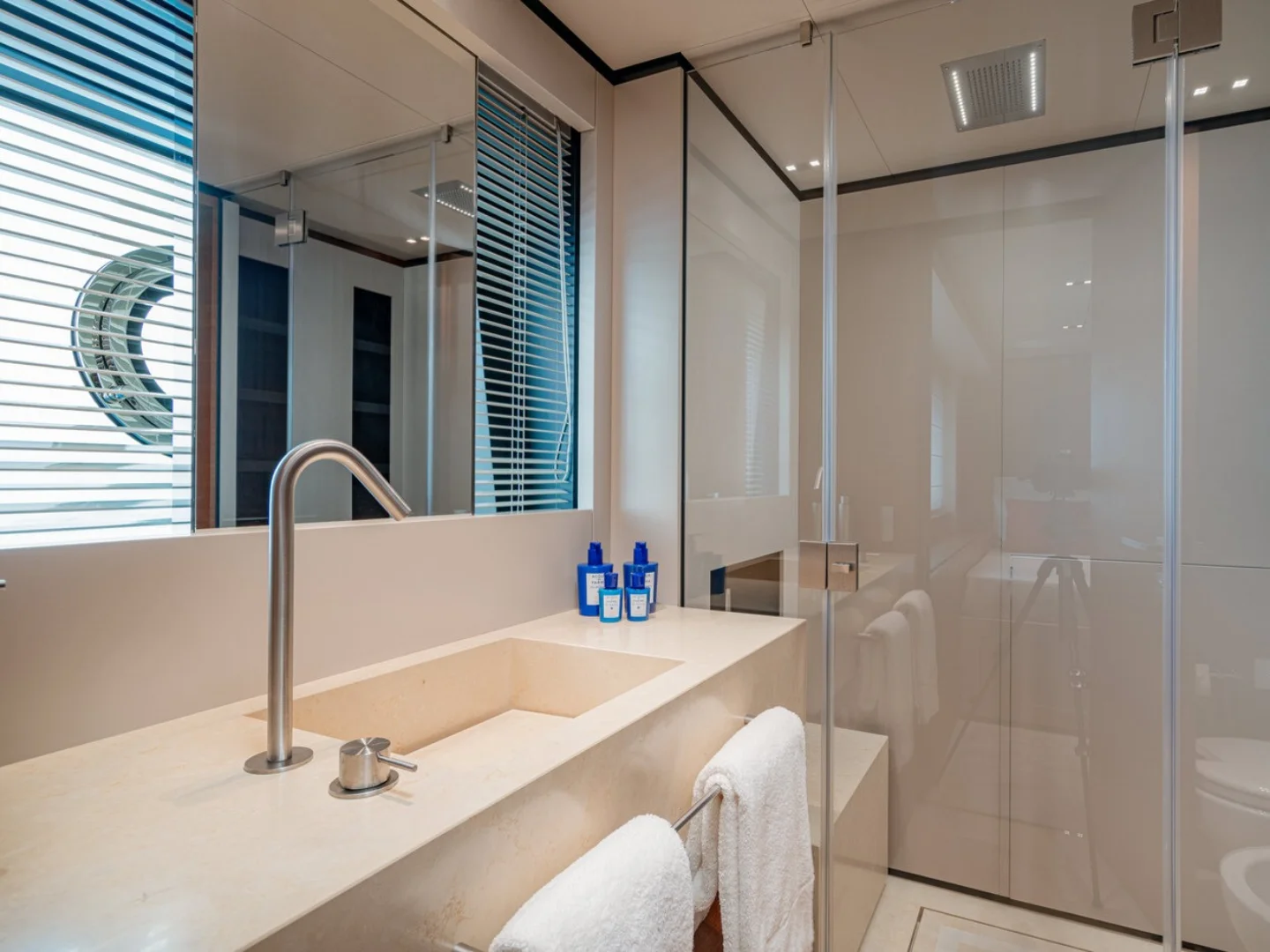 DIANA II | Custom Line Navetta 33 - Photo 55