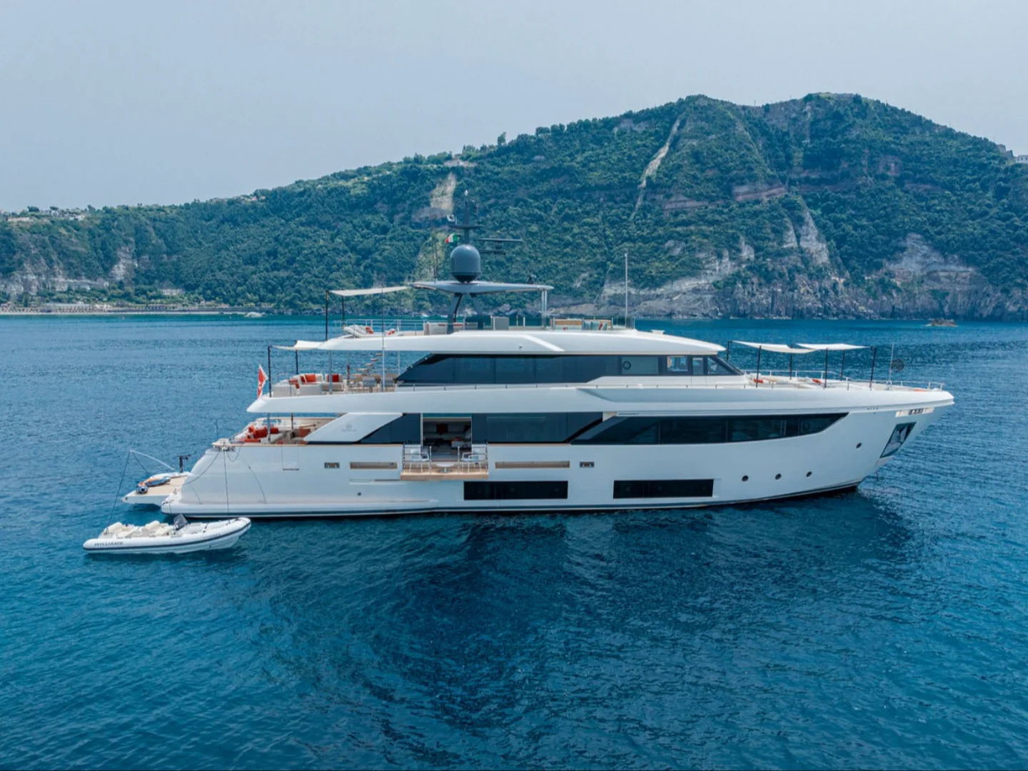 DIANA II | Custom Line Navetta 33 - Photo 2
