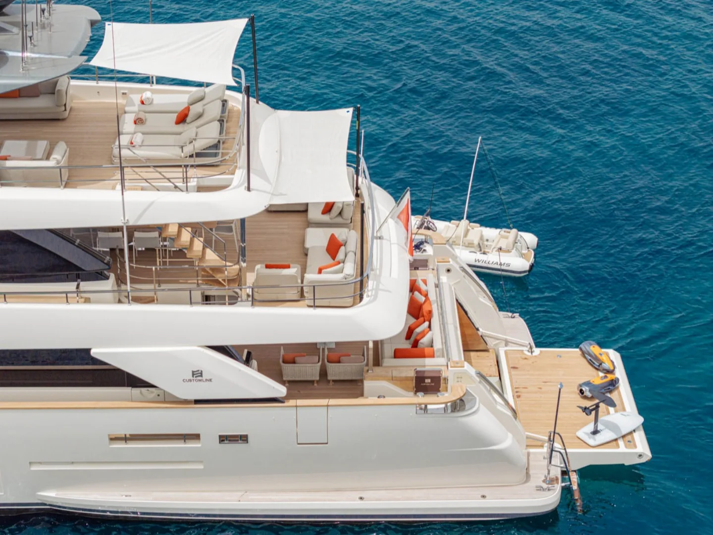 DIANA II | Custom Line Navetta 33 - Photo 6