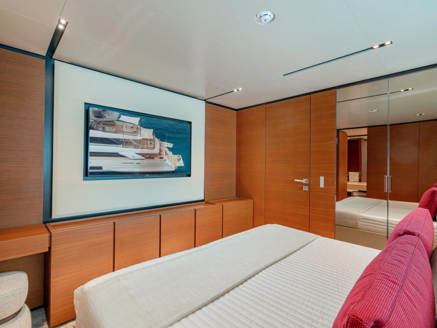 DIANA II | Custom Line Navetta 33 - Photo 42