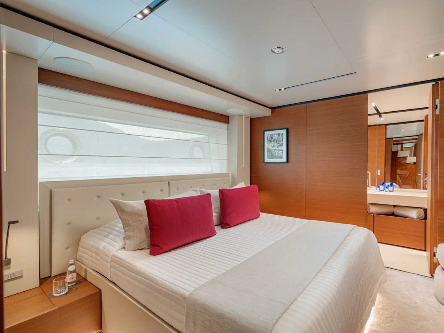 DIANA II | Custom Line Navetta 33 - Photo 41