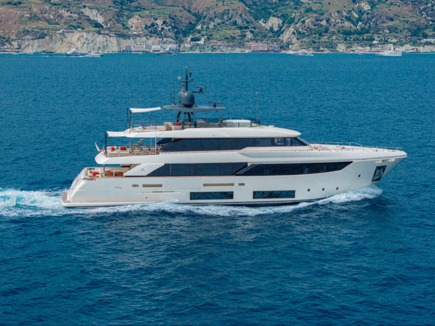 DIANA II | Custom Line Navetta 33 - Photo 13