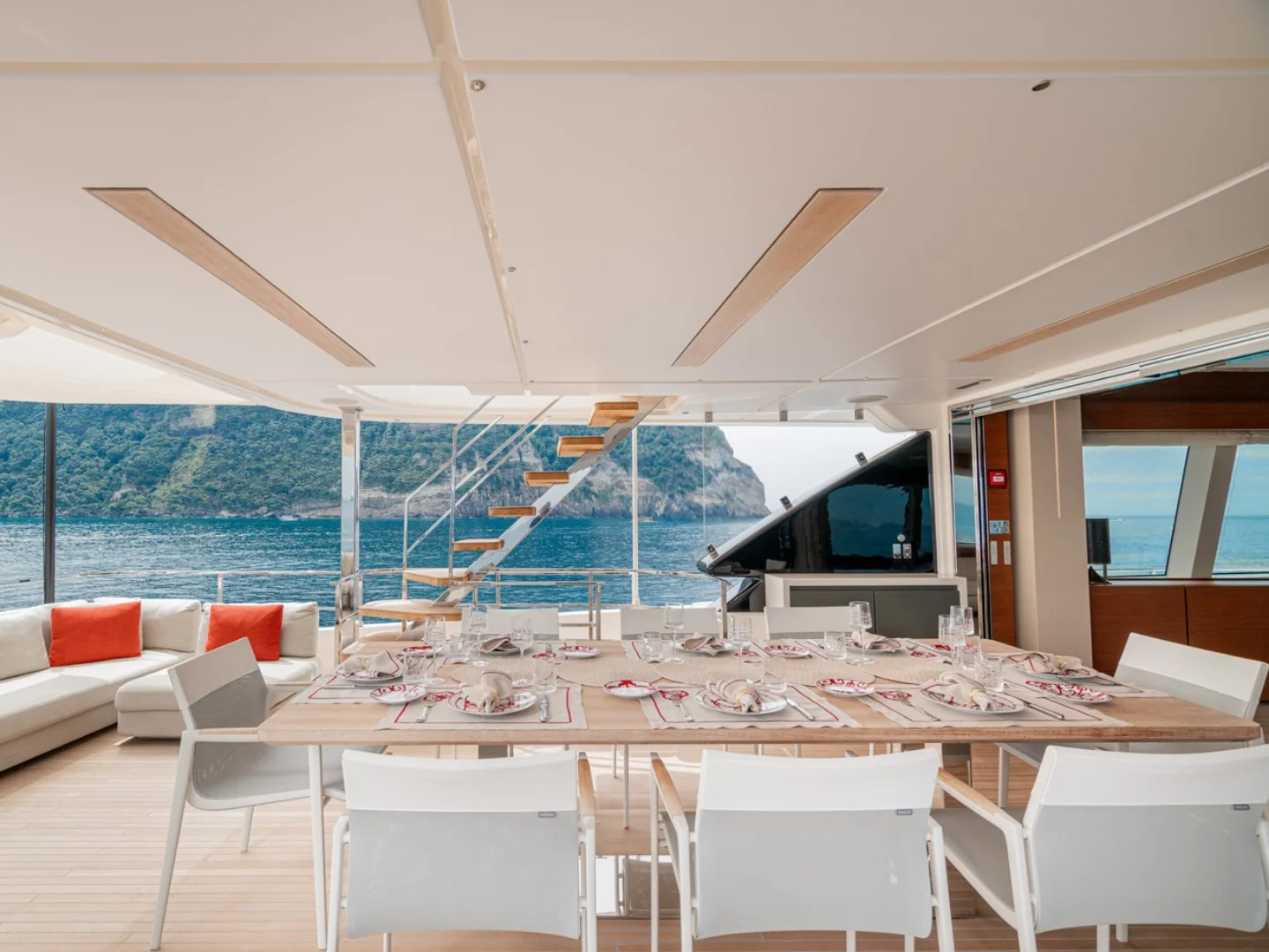DIANA II | Custom Line Navetta 33 - Photo 51