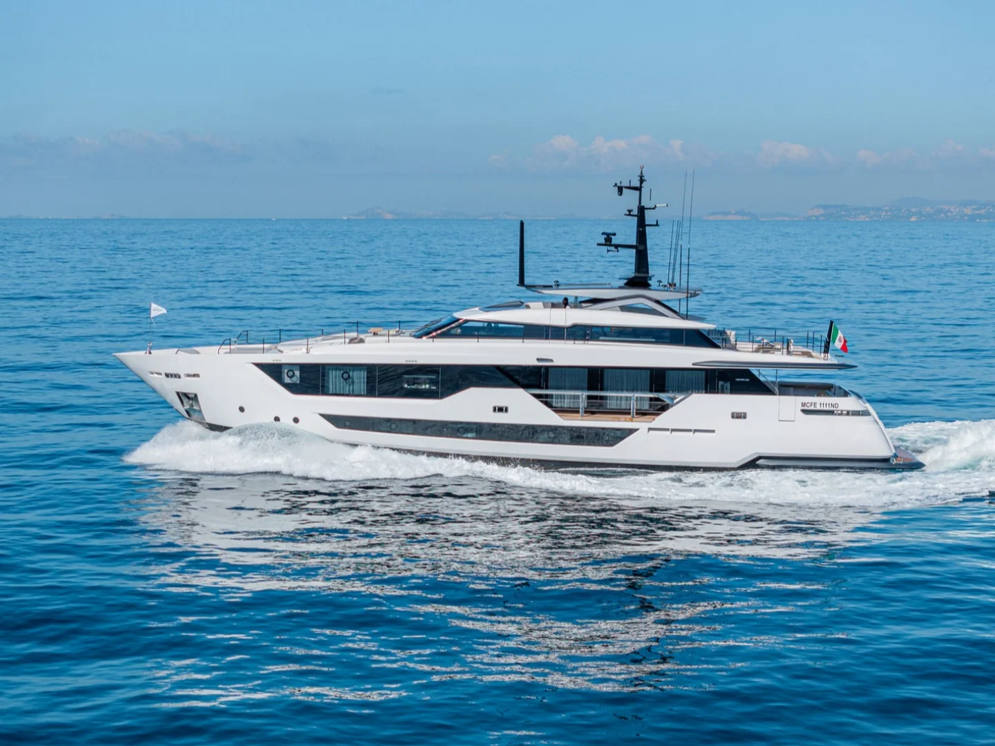 MARICAN FOREVER | Custom Line 106'