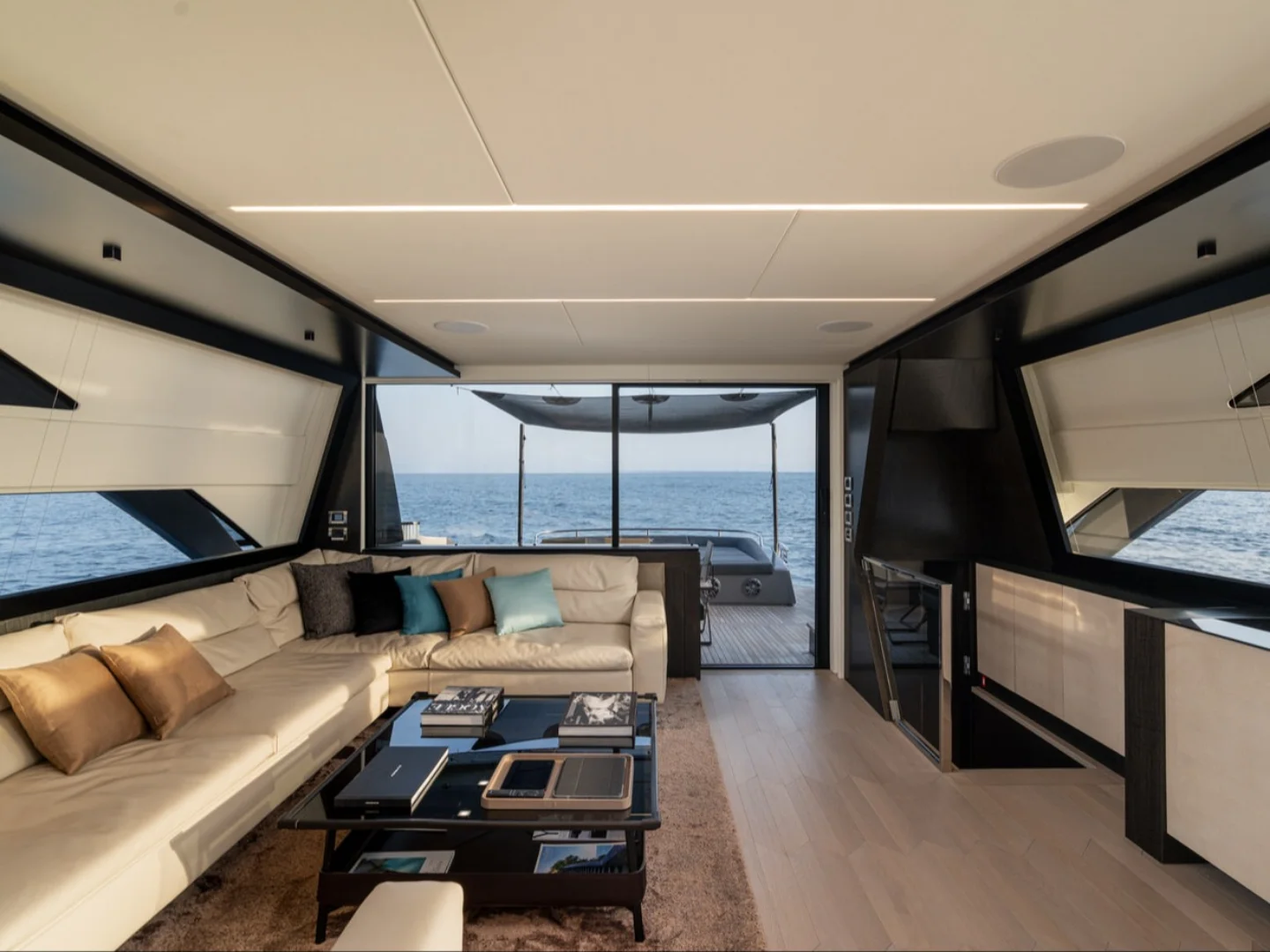 SOPHIA | Pershing 9X - Photo 30