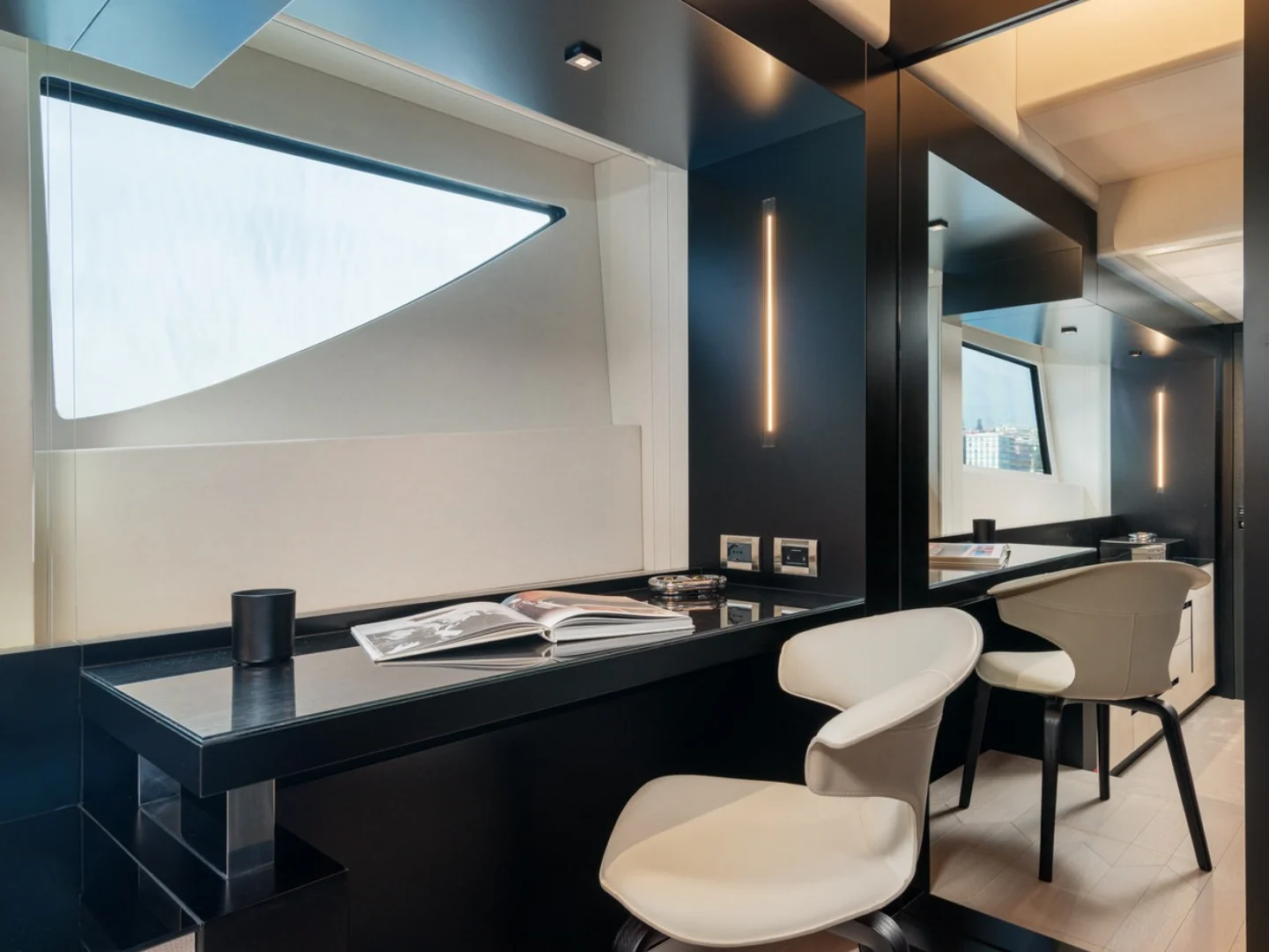 SOPHIA | Pershing 9X - Photo 49