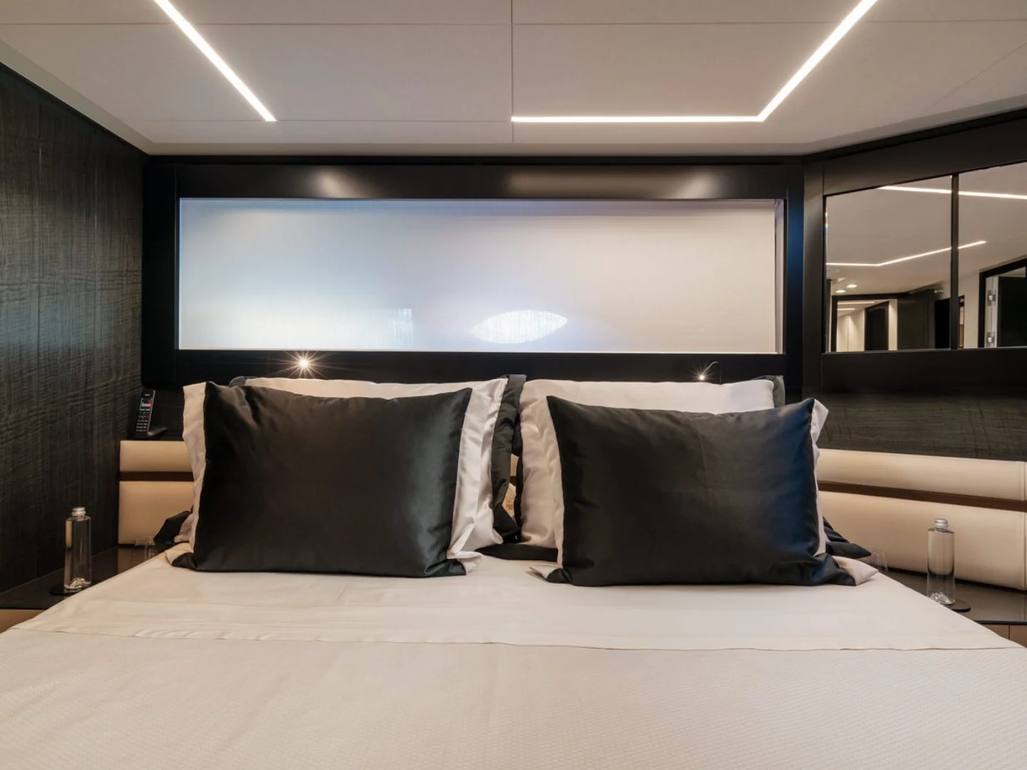 SOPHIA | Pershing 9X - Photo 33