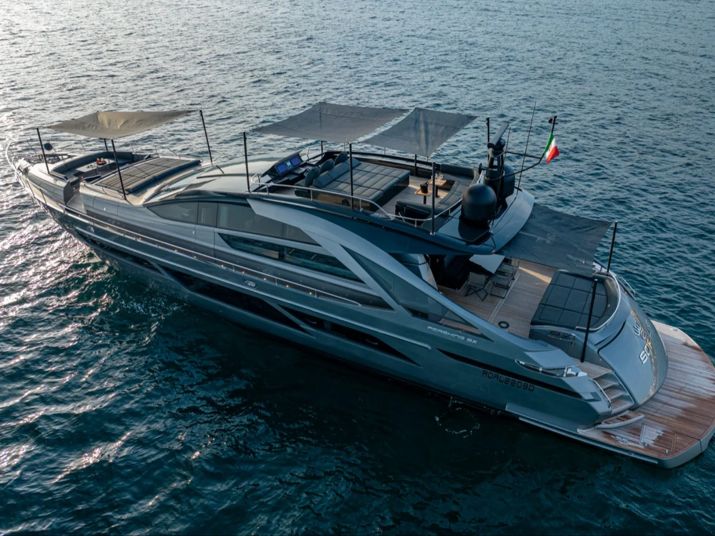 SOPHIA | Pershing 9X - Photo 13