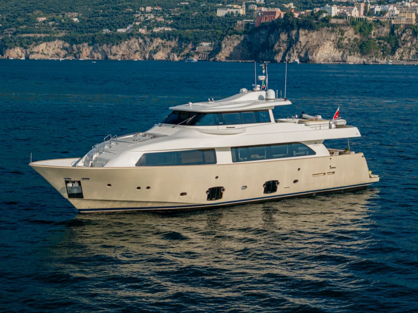 EOLIA | Custom Line 26 - Photo 5