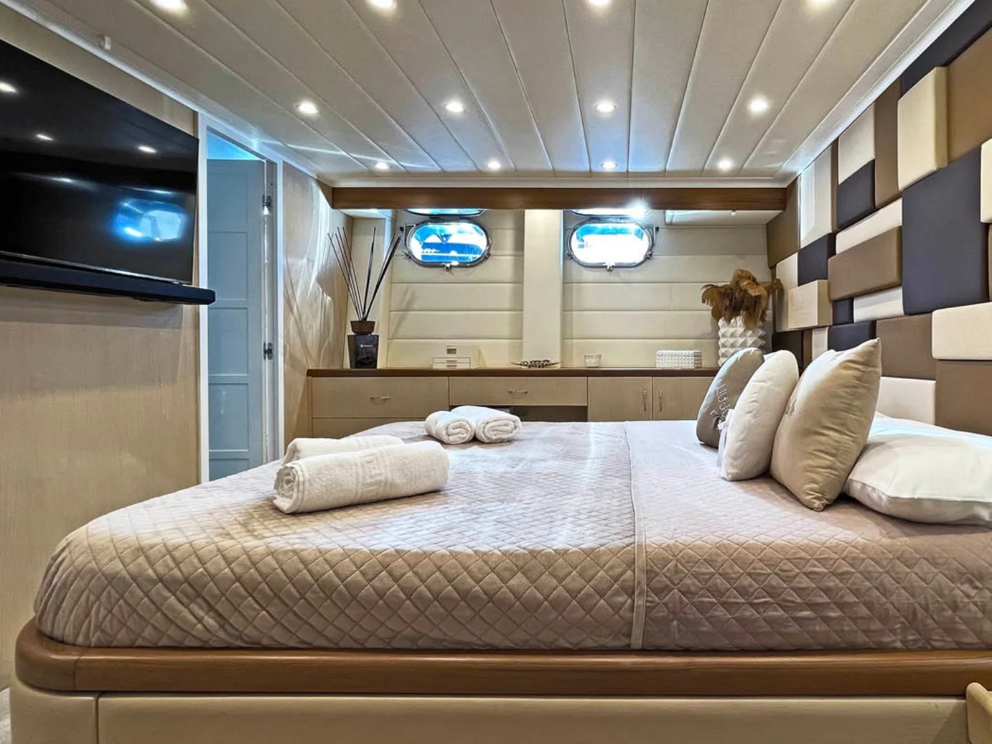 LA CHICCA | Benetti 72 - Photo 21