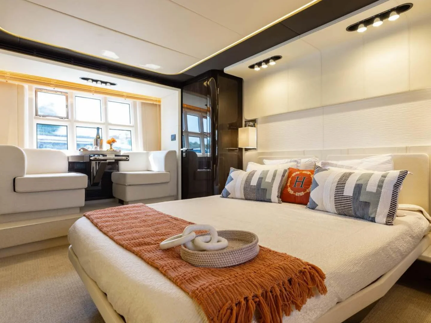 HIGH MAINTENANCE | Azimut 77S - Photo 11