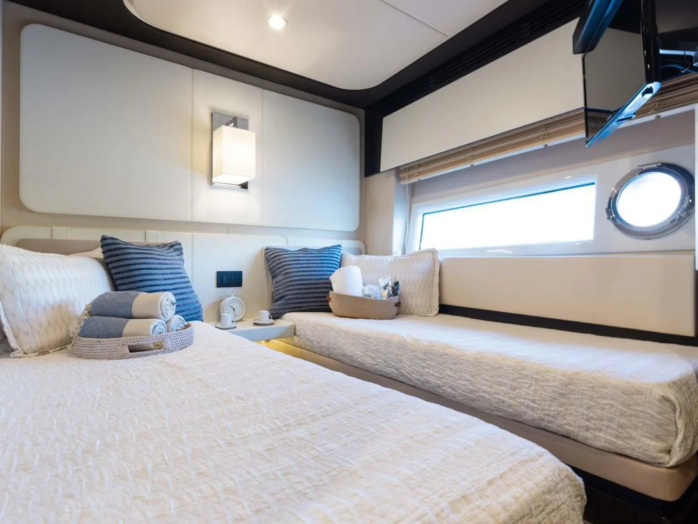 HIGH MAINTENANCE | Azimut 77S - Photo 13